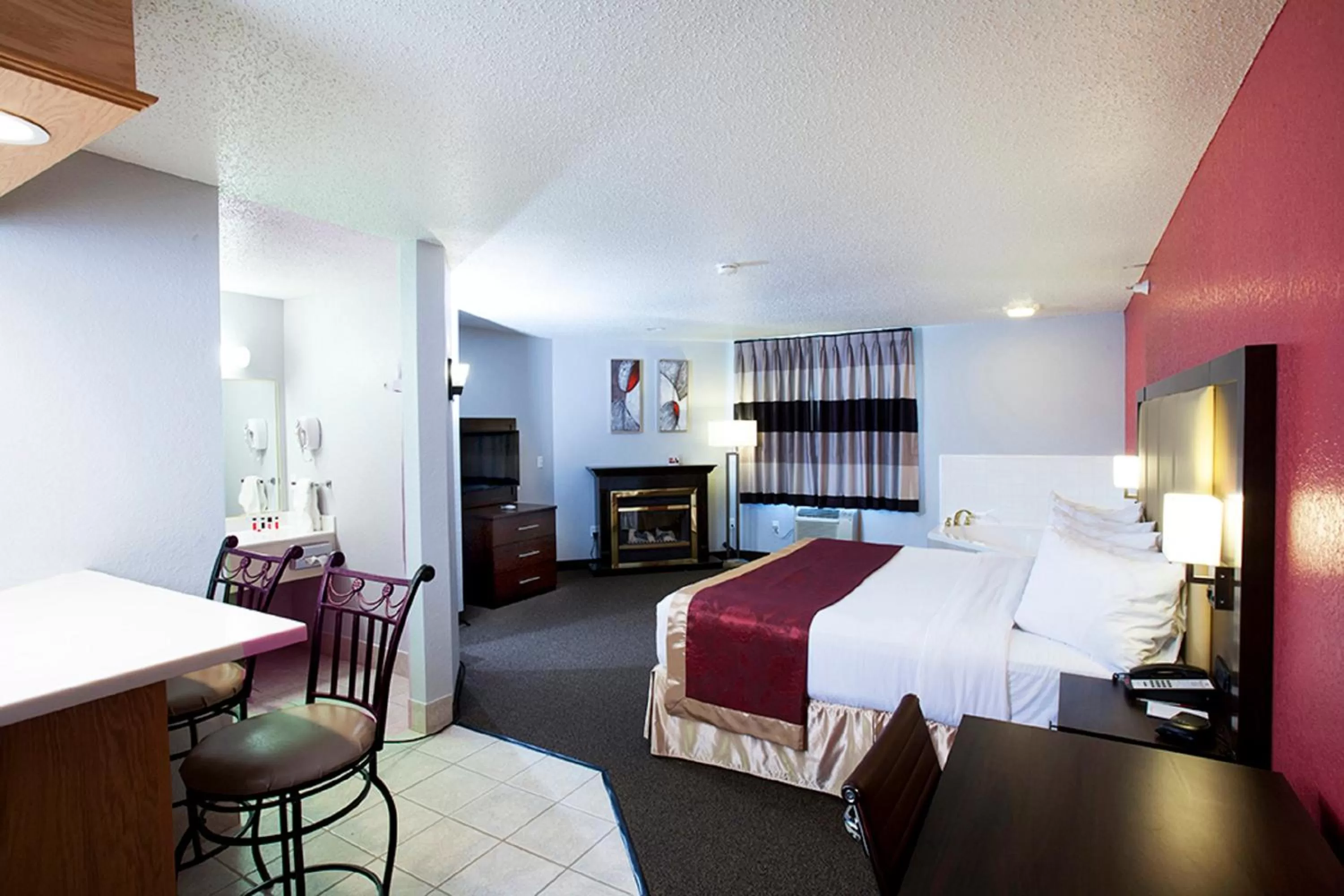 Bed in Ramada by Wyndham Keystone Near Mt Rushmore