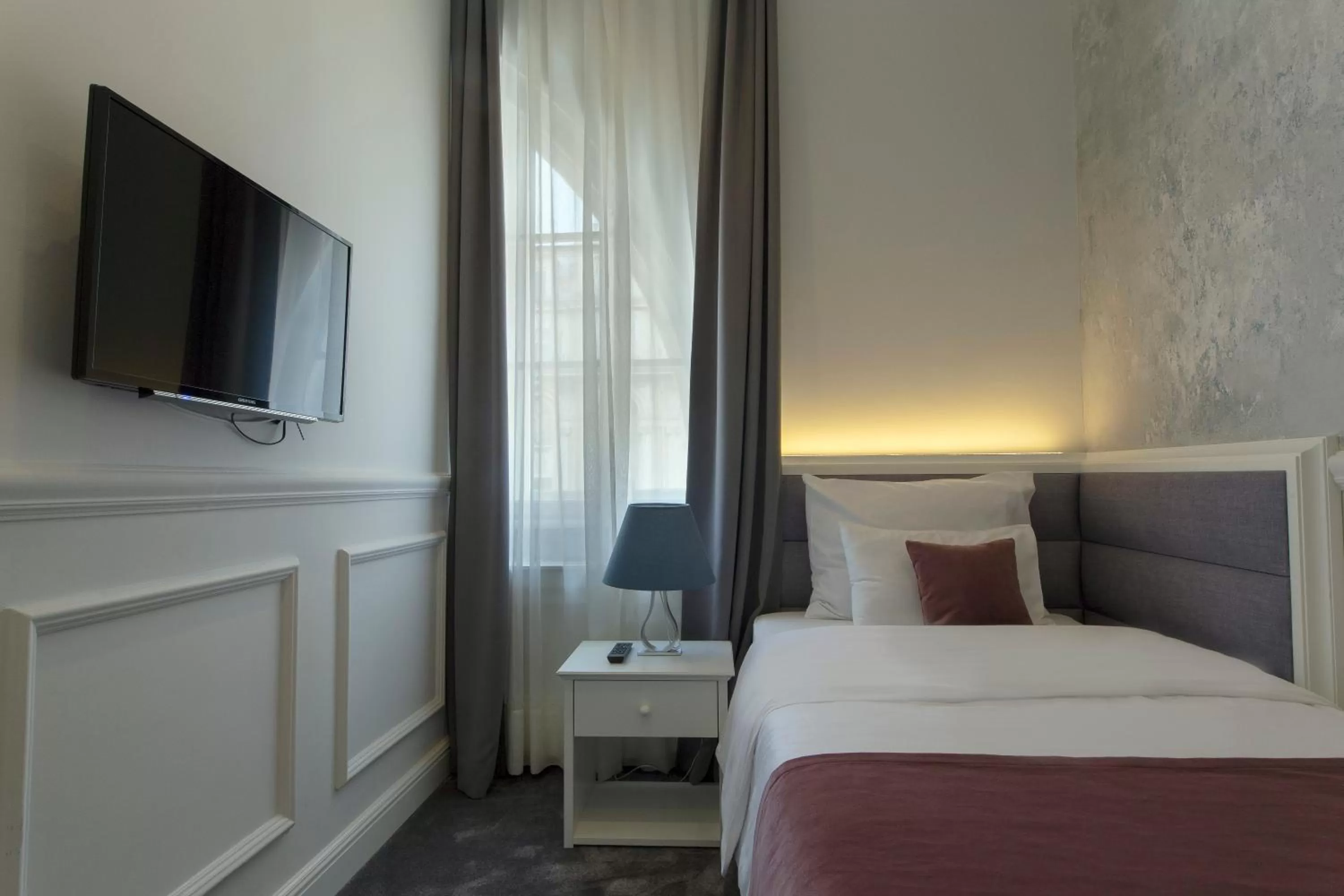 Bed in Public House Hotel