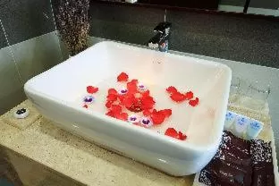 Shower in Glenwood City Resort