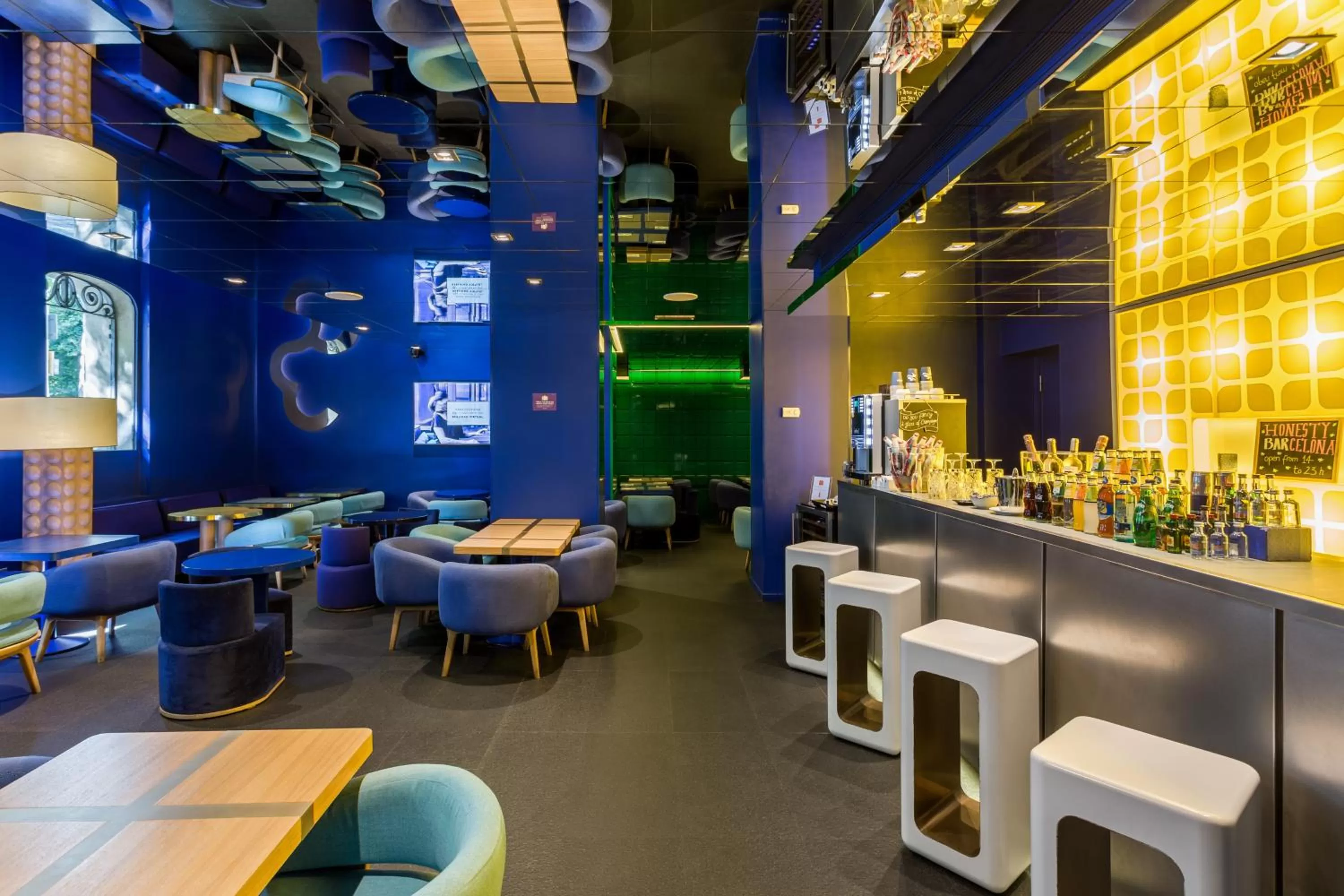 Lounge or bar in Room Mate Carla, Barcelona