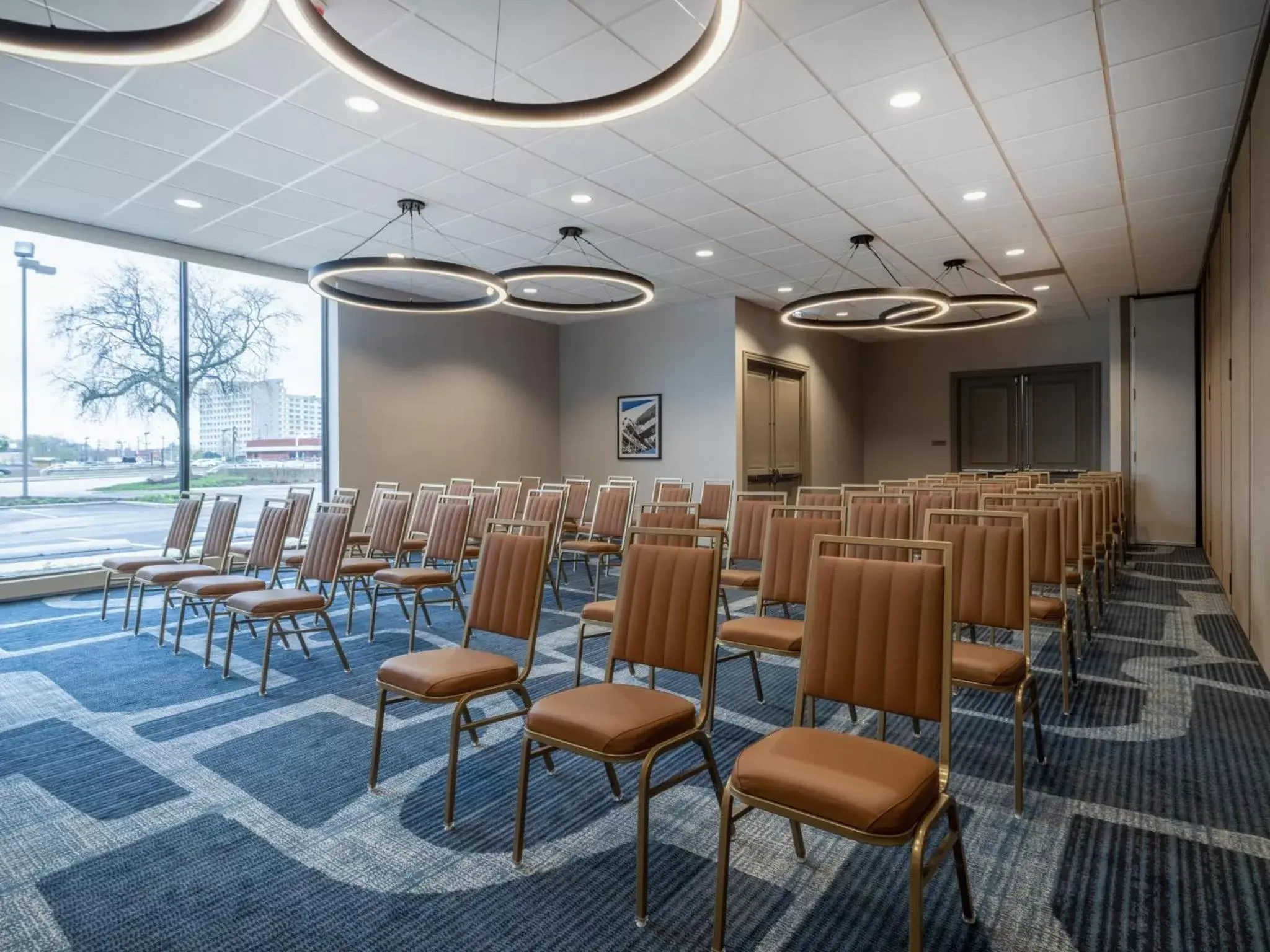 Meeting/conference room in Holiday Inn Chicago O'Hare - Rosemont, an IHG Hotel