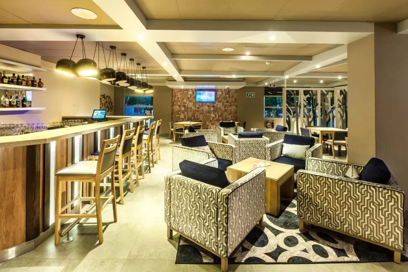 Lounge or bar in Peermont Metcourt Hotel