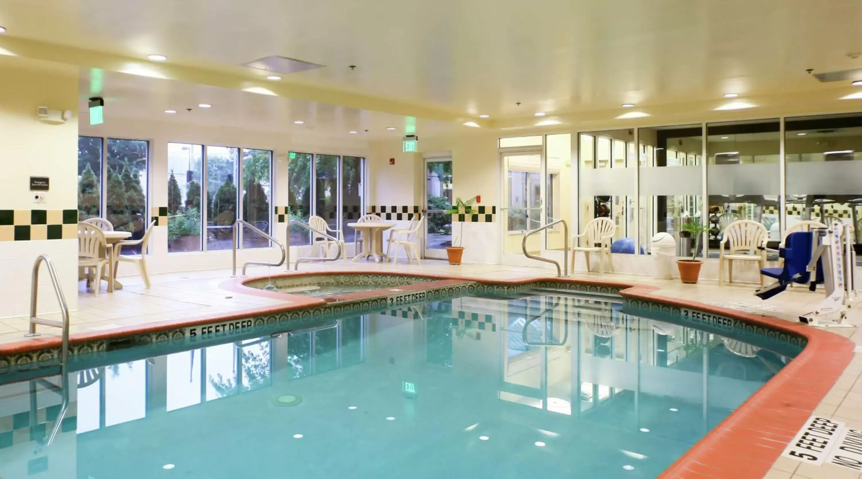 Swimming Pool in Hilton Garden Inn Secaucus/Meadowlands