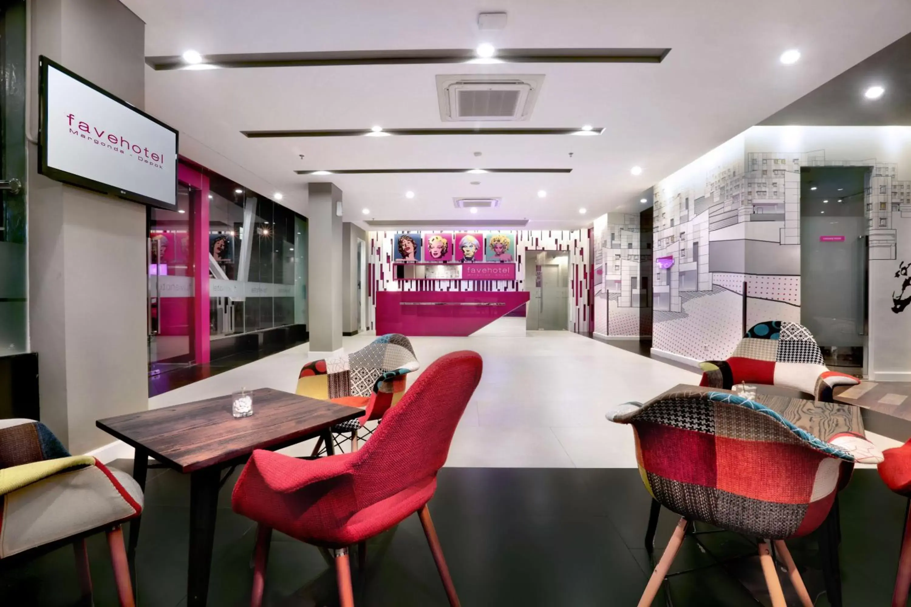 Lobby or reception in favehotel Margonda Lobby or reception in favehotel Margonda