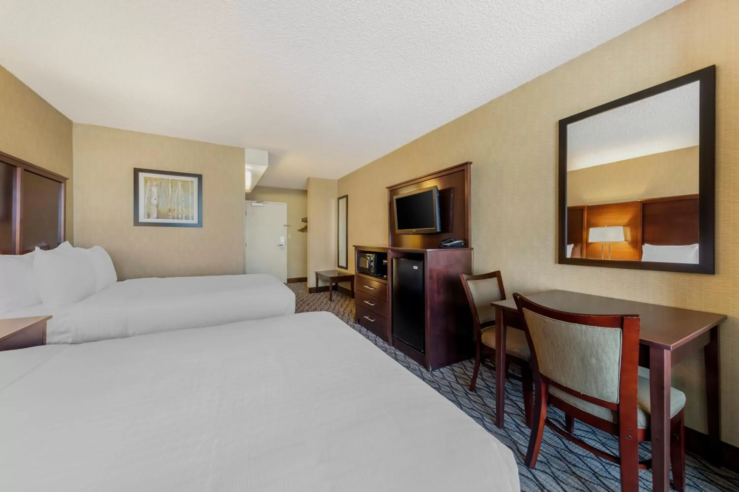 Bed in Clarion Hotel Anaheim Resort