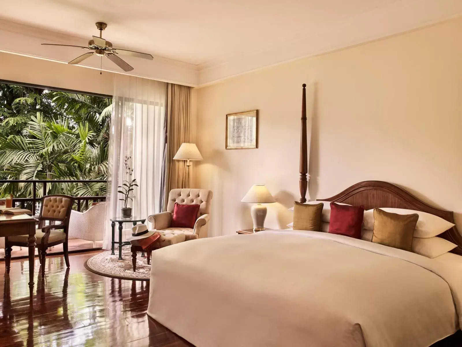 Bed in Sofitel Angkor Phokeethra Golf & Spa Resort