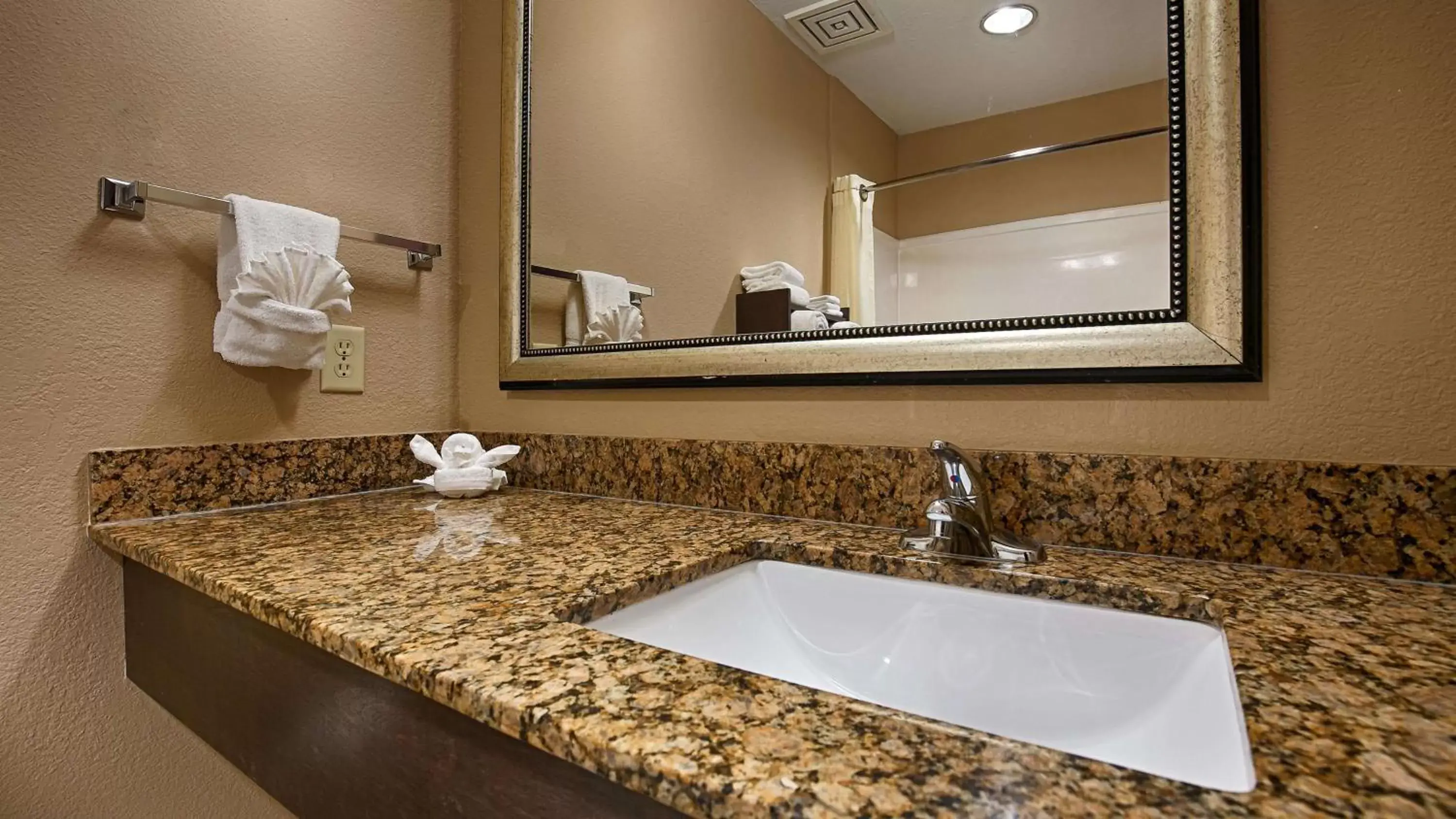 Bathroom in Best Western Bayou Inn and Suites