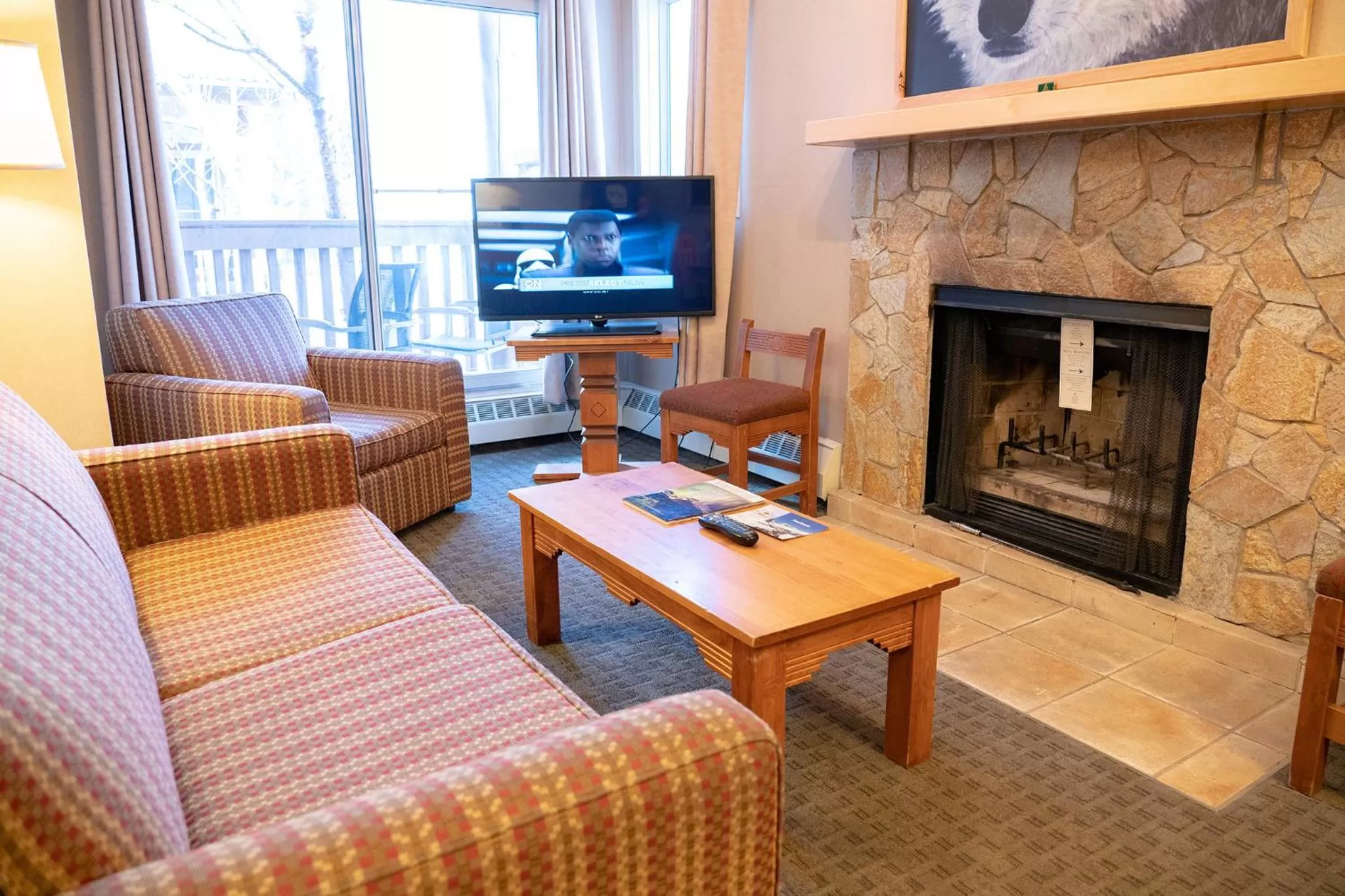 Living room in Banff Rocky Mountain Resort