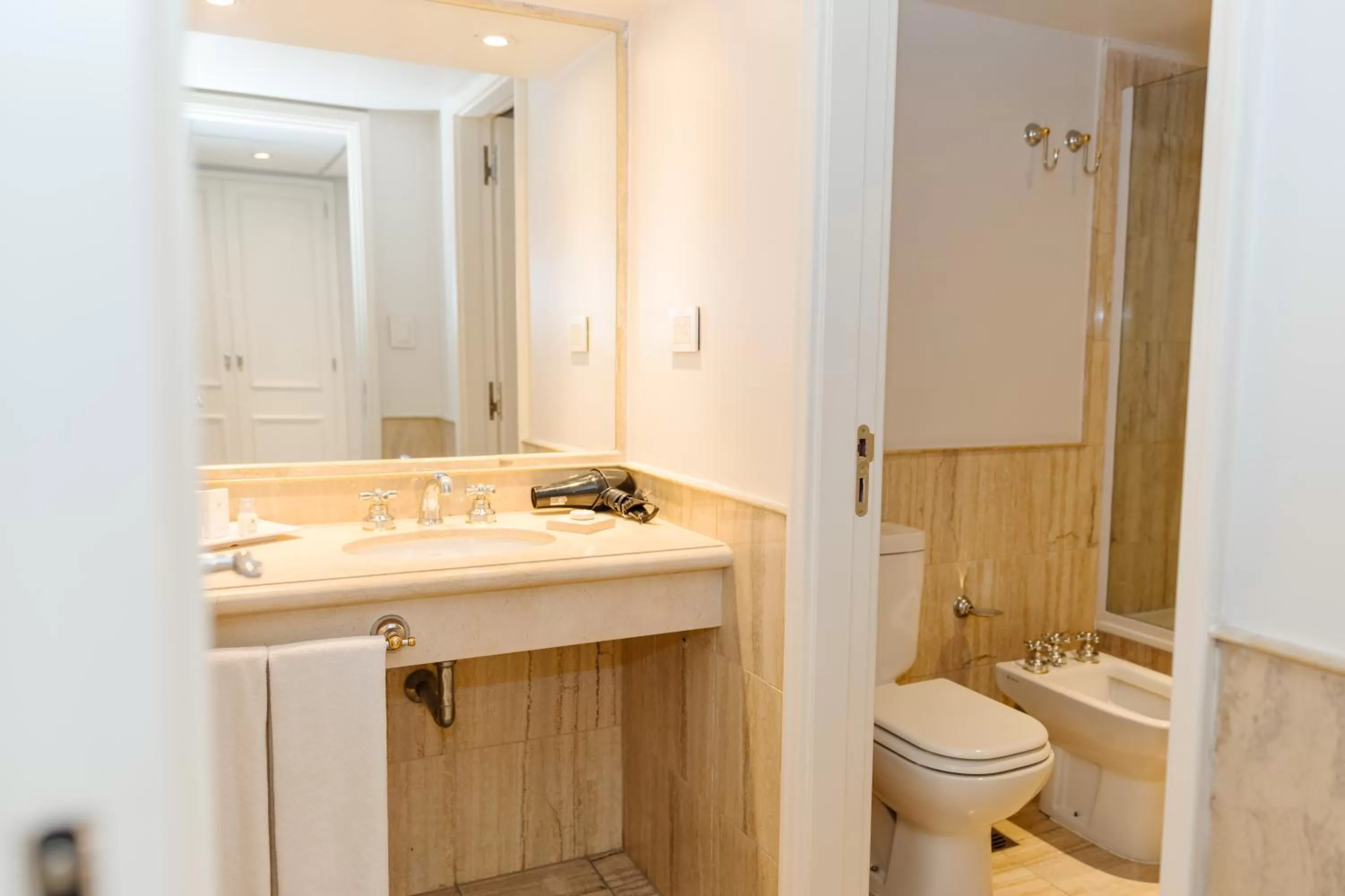 Bathroom in Loi Suites Recoleta Hotel