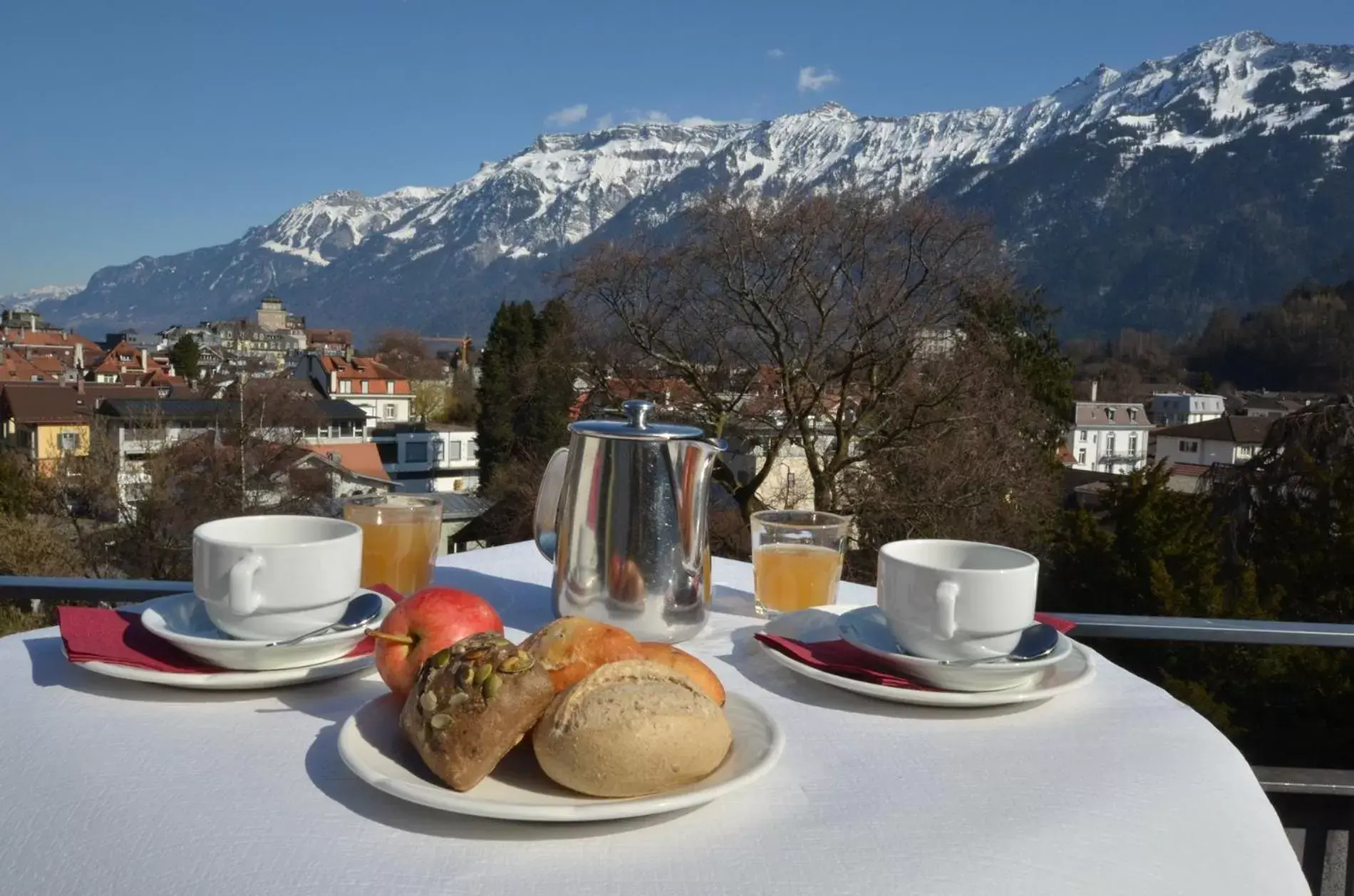 Food and drinks, Mountain View in Hotel Merkur - West Station