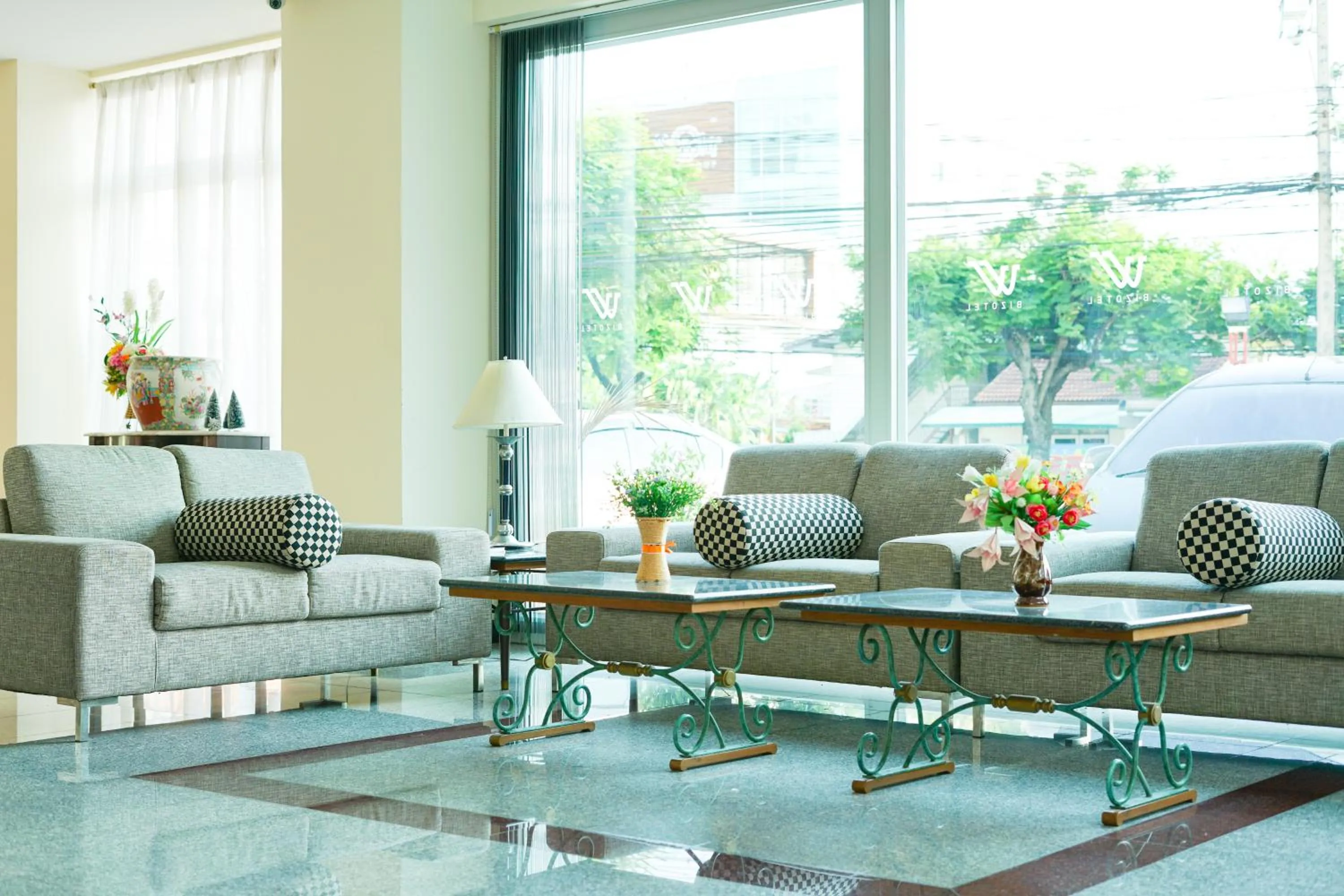 Lobby or reception in White House Bizotel