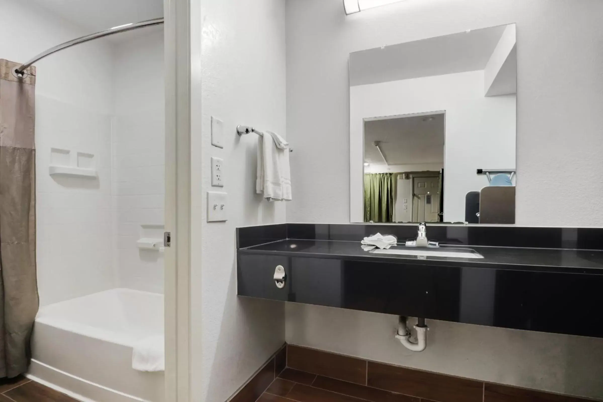 Bathroom in Motel 6-Bryan, TX - University Area