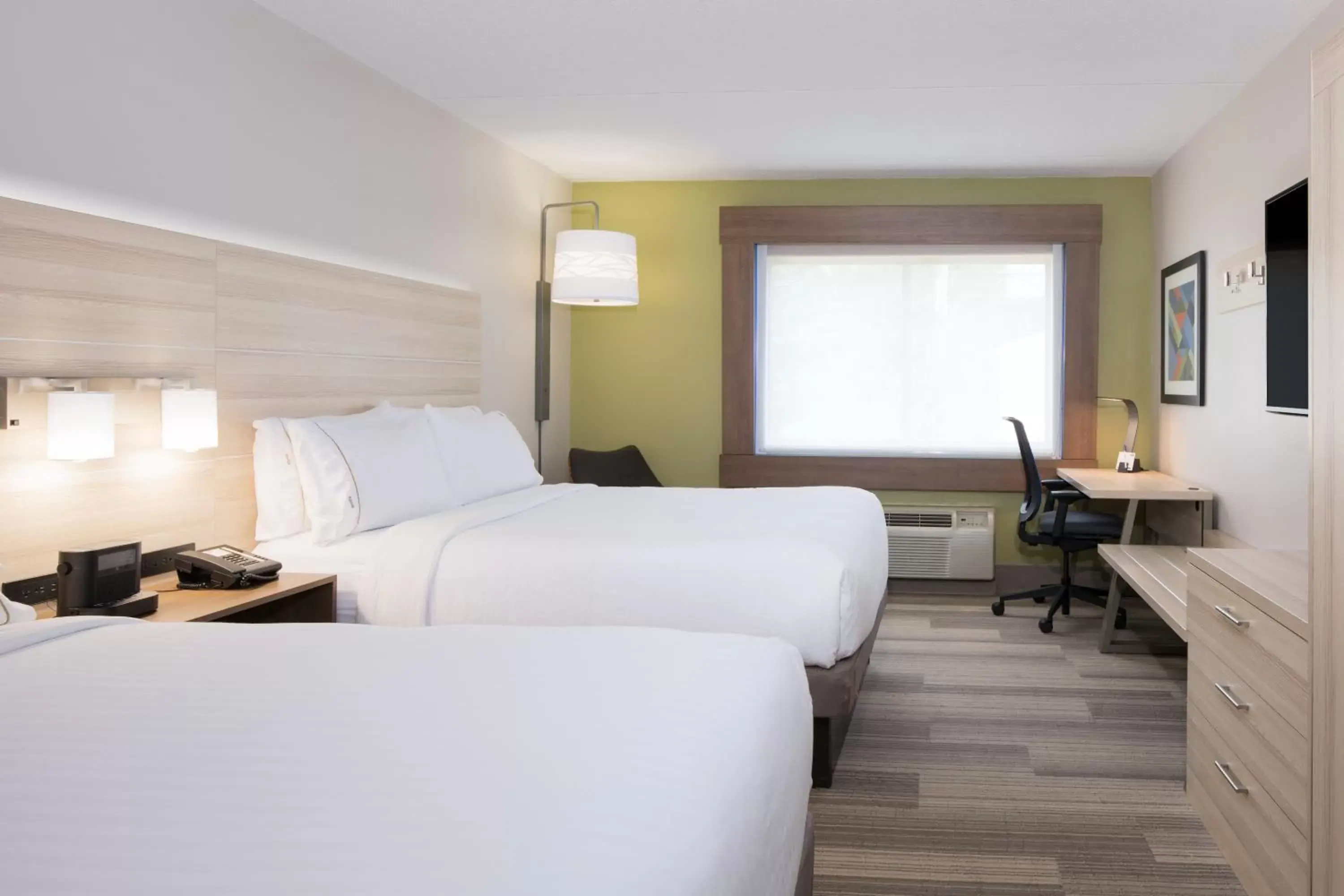 Photo of the whole room, Bed in Holiday Inn Express Louisville Northeast, an IHG Hotel