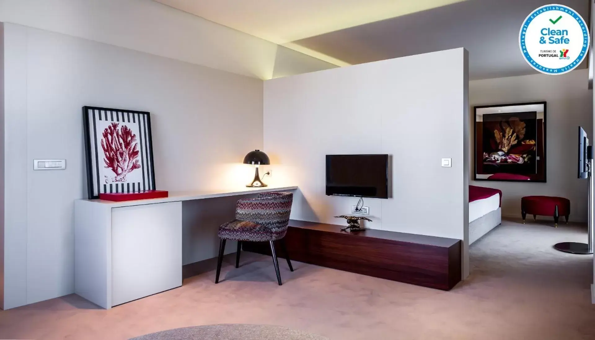 Communal lounge/ TV room, TV/Entertainment Center in 4615 Hotel