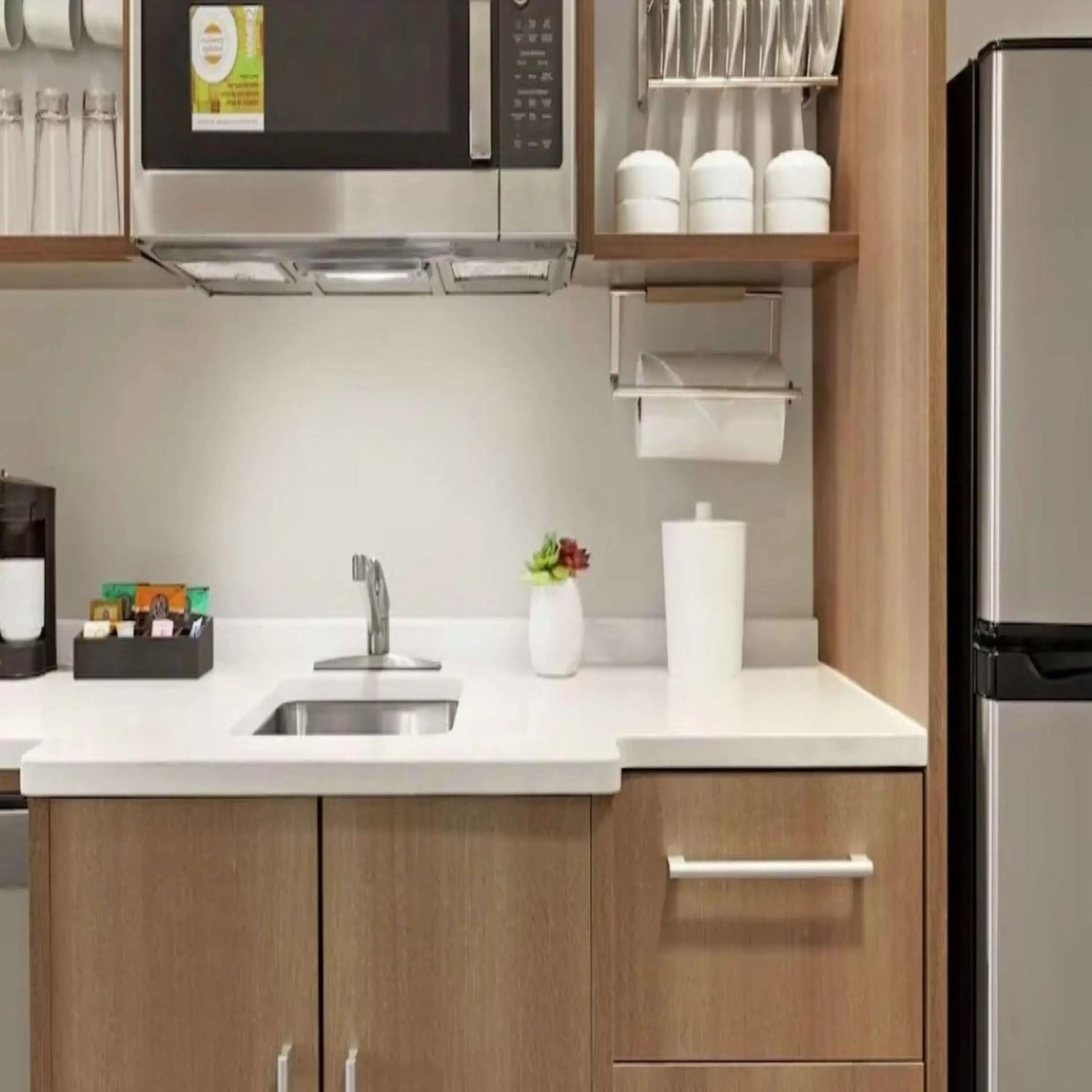 Kitchen or kitchenette, Kitchen/Kitchenette in Home2 Suites By Hilton Scottsdale Salt River