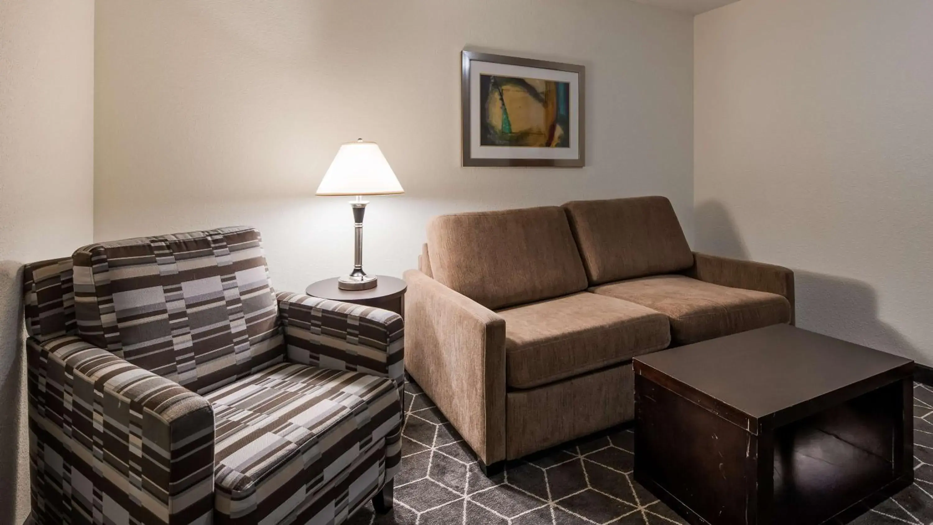 Photo of the whole room, Seating Area in Best Western Plus Portage Hotel and Suites