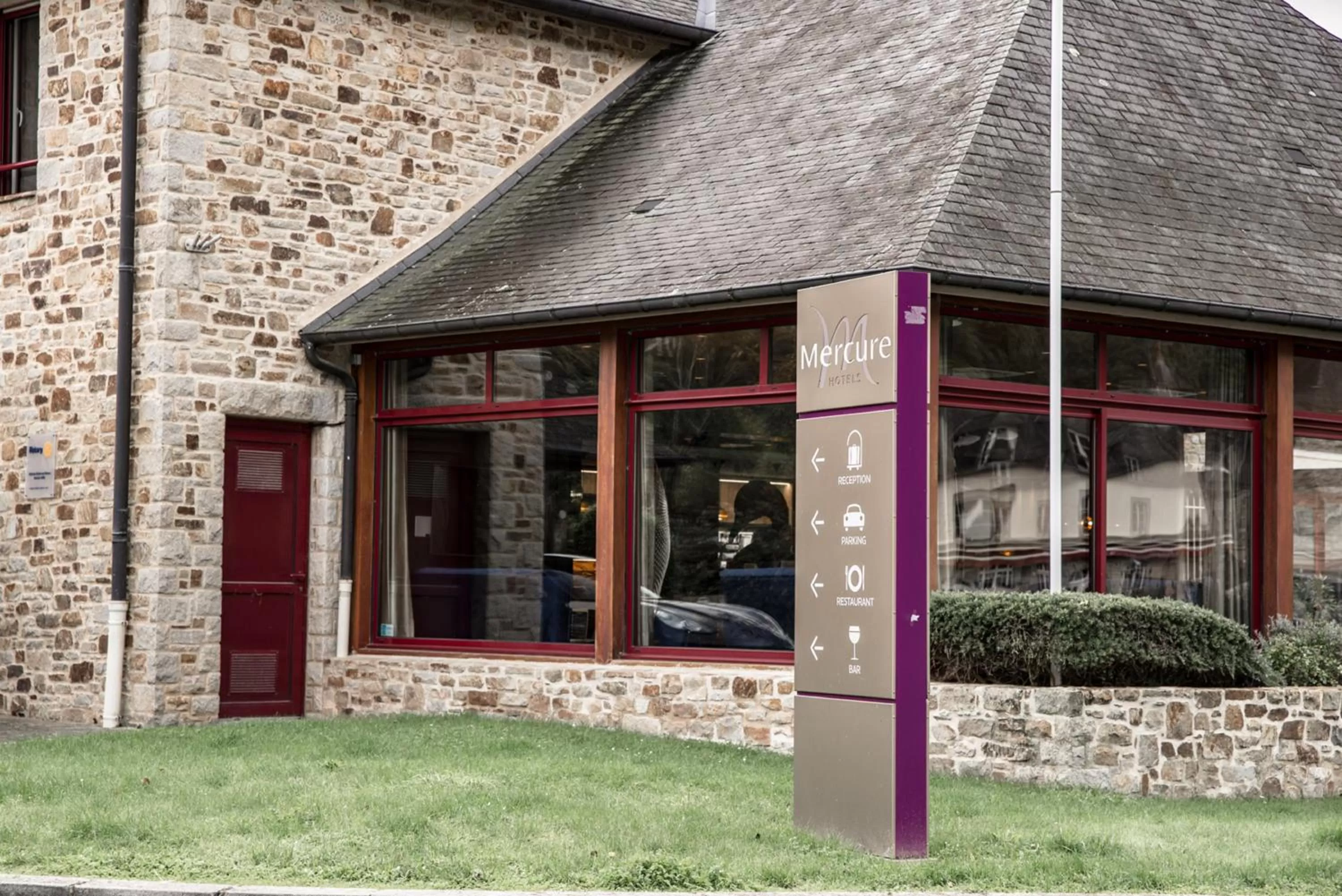 Property building in Mercure Dinan Port Le Jerzual