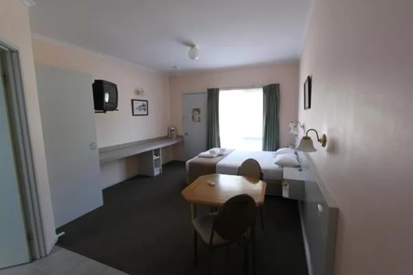 Single Room in Lazy River Motor Inn