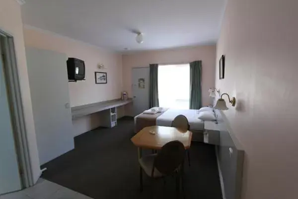 Single Room in Lazy River Motor Inn Single Room in Lazy River Motor Inn
