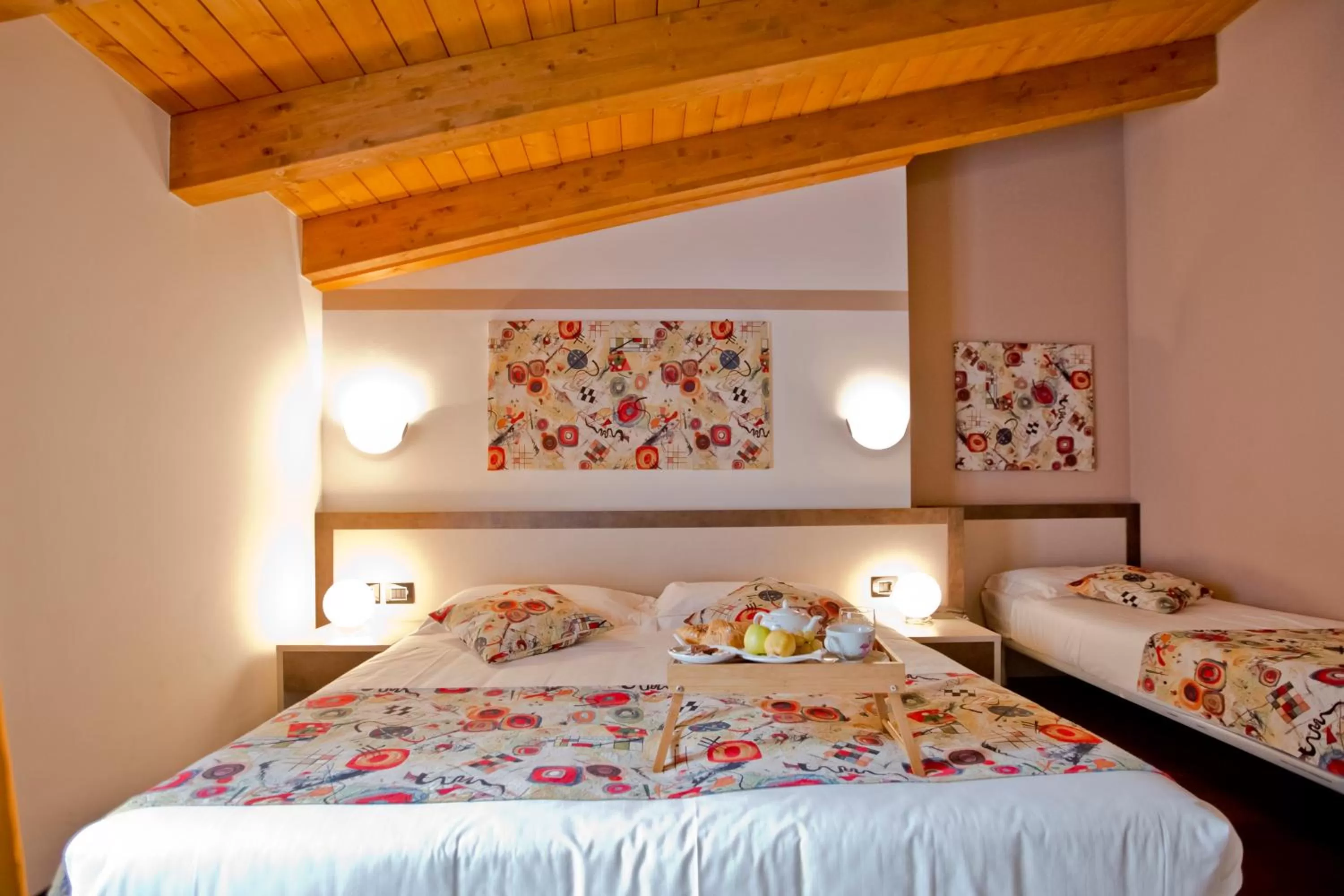 Photo of the whole room, Bed in Hotel Lago di Como