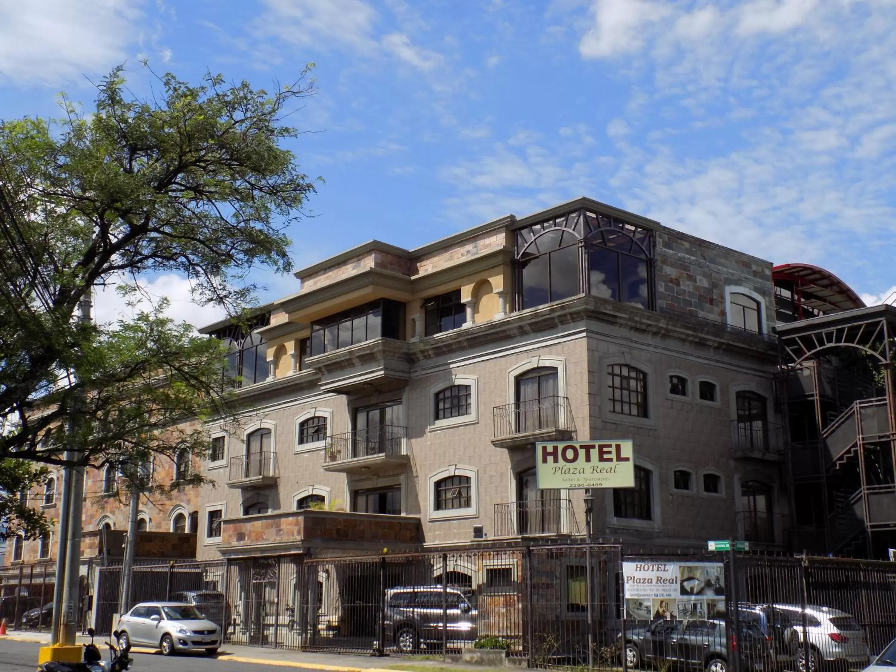 Facade/entrance, Property Building in Hotel Plaza Real Suites & Apartments San Jose