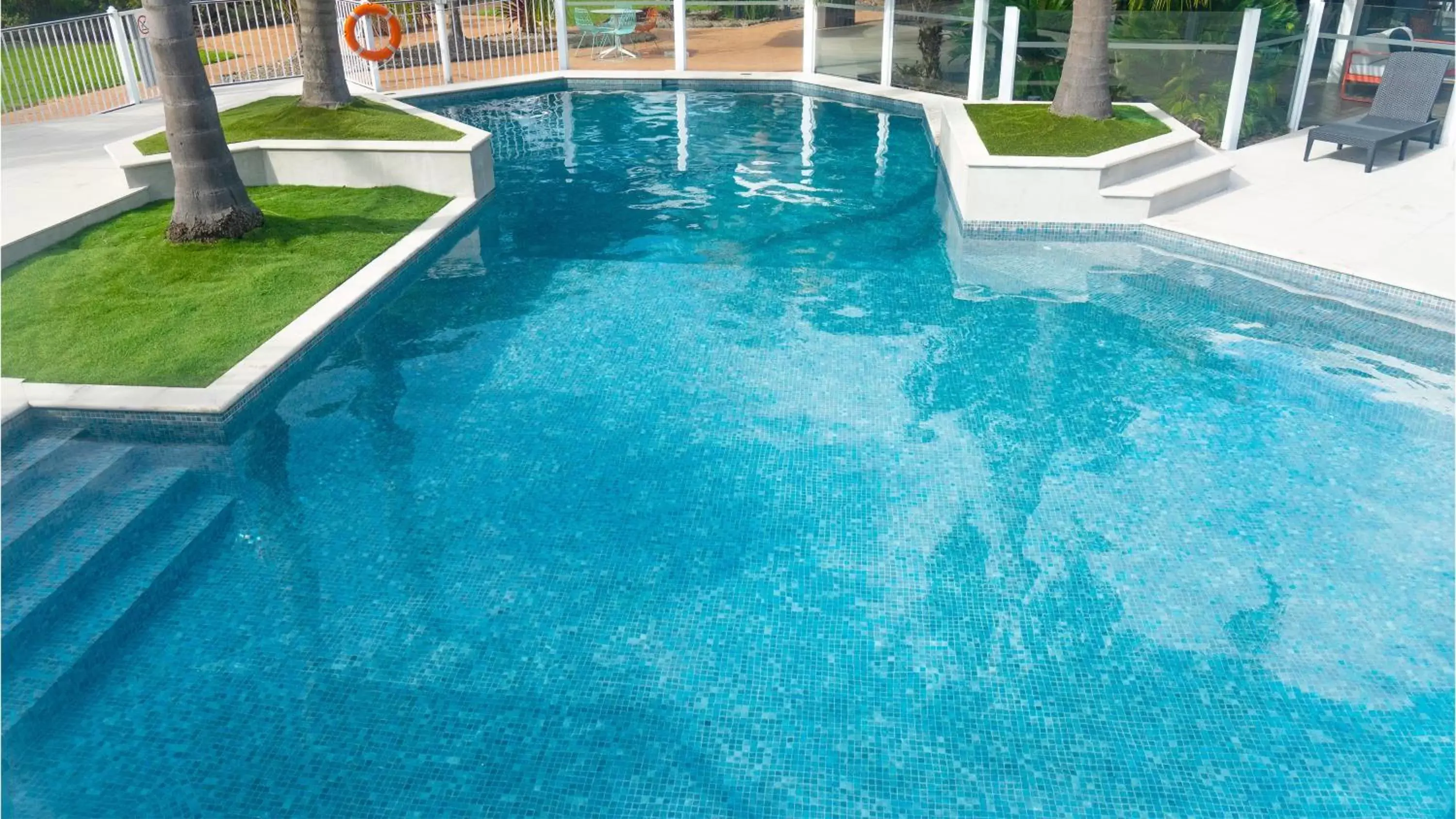 Swimming Pool in Holiday Inn Auckland Airport, an IHG Hotel