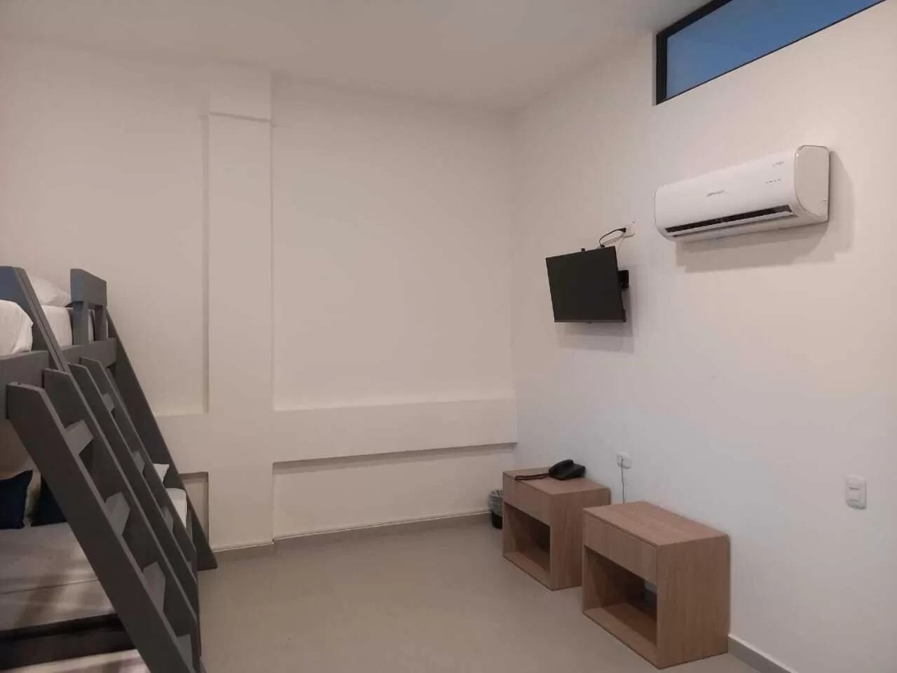 TV and multimedia in Hotel Colombia Avenida