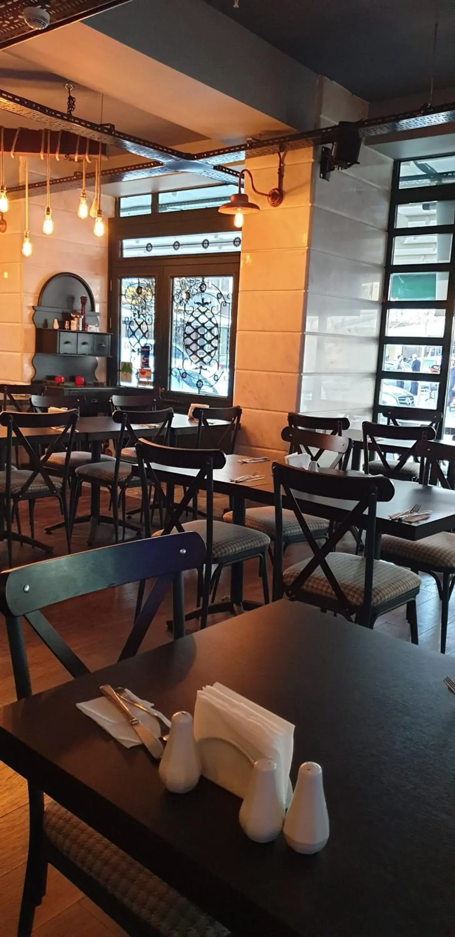 Restaurant/places to eat in Hotel Marla Restaurant/places to eat in Hotel Marla