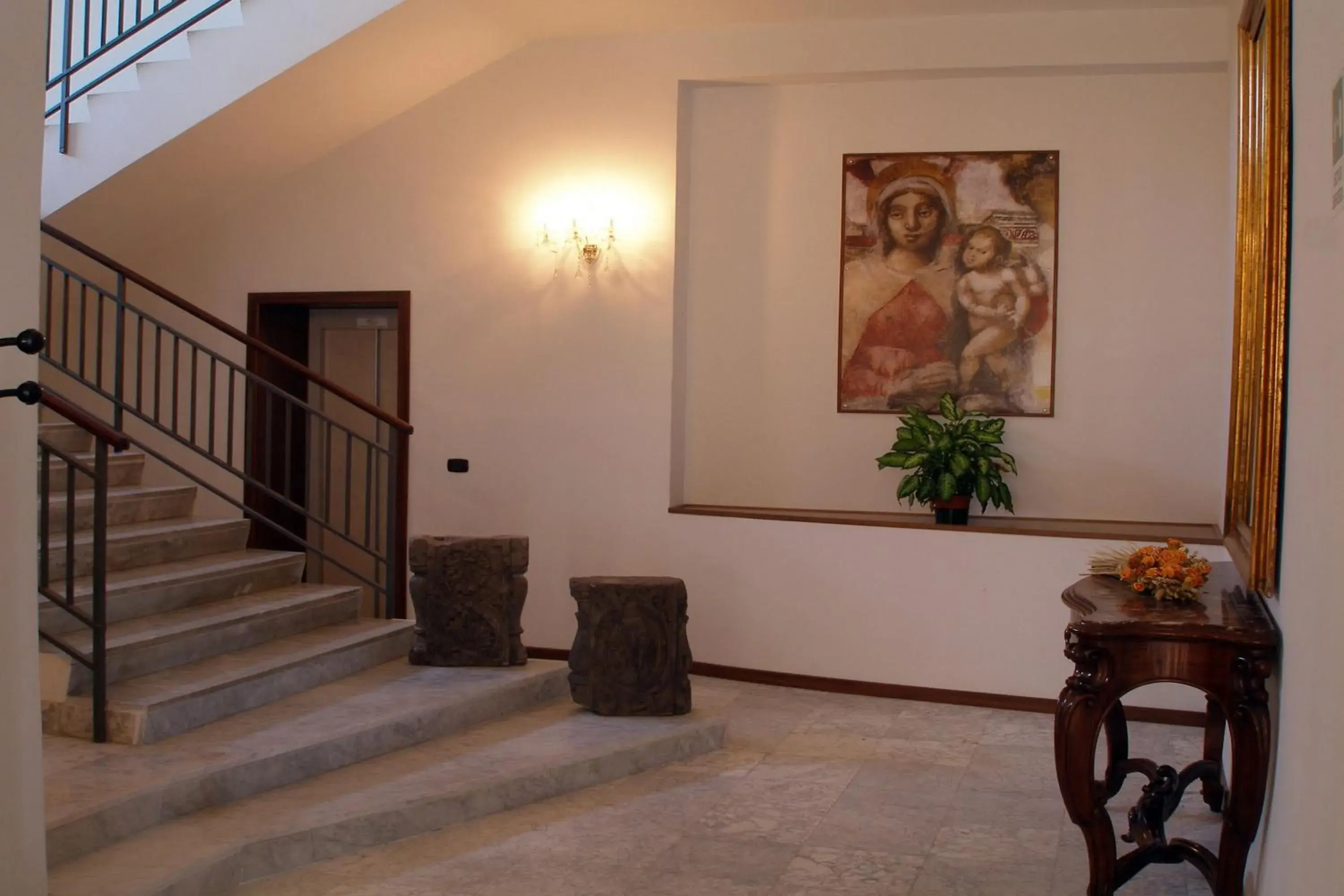 Decorative detail in Hotel La Casa Del Pellegrino