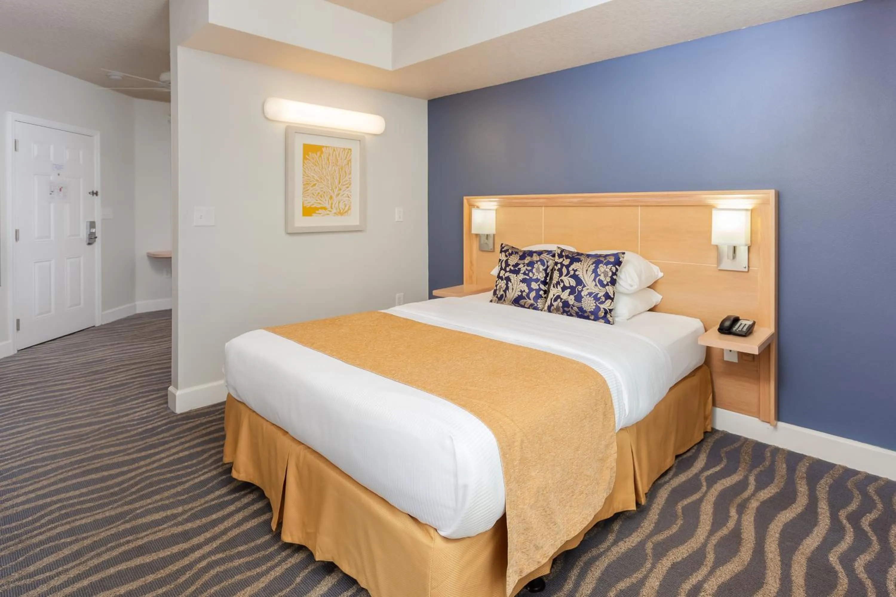 Deluxe Queen Suite in Seaside Amelia Inn - Amelia Island