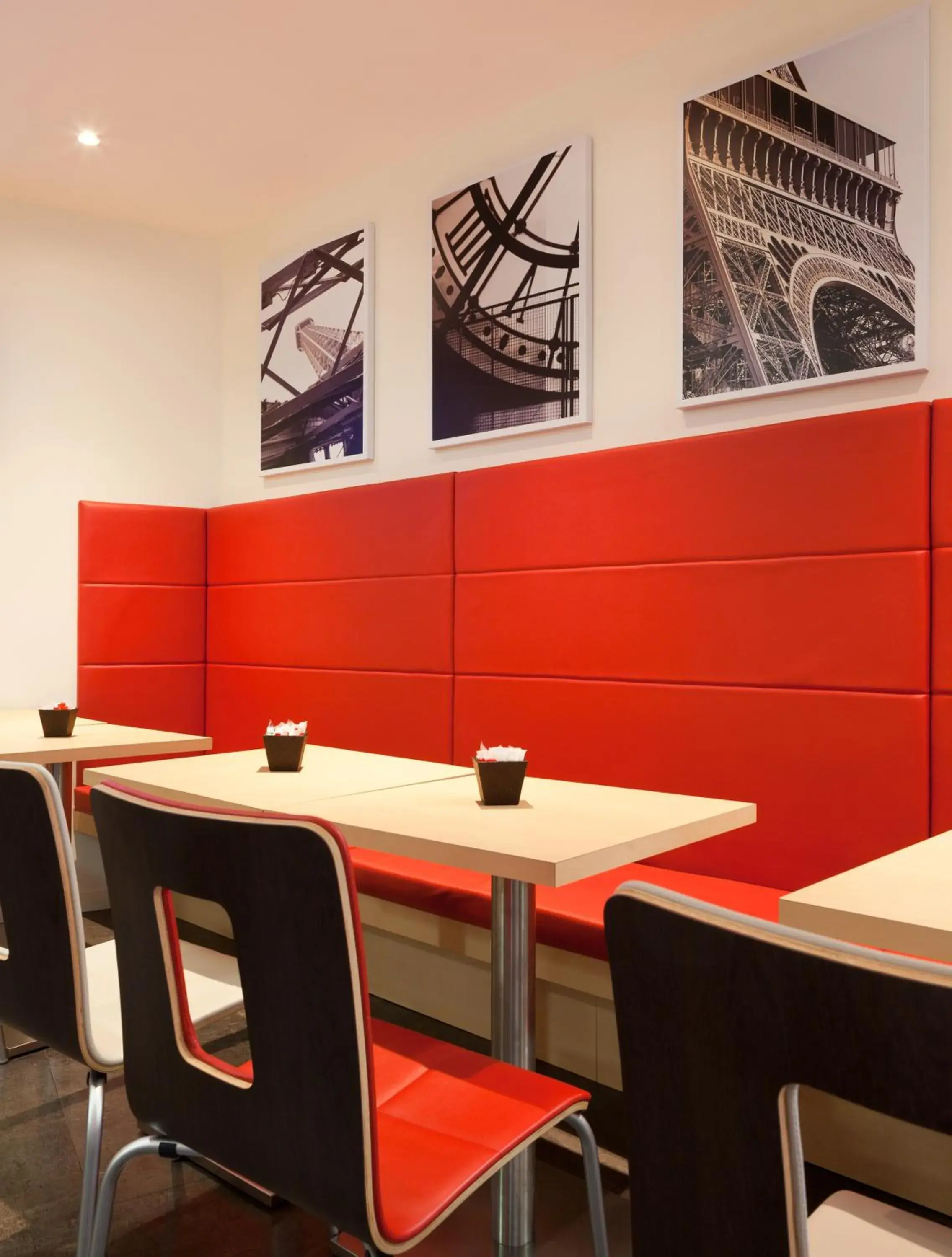 Restaurant/places to eat in ibis Paris Gare de Lyon Reuilly
