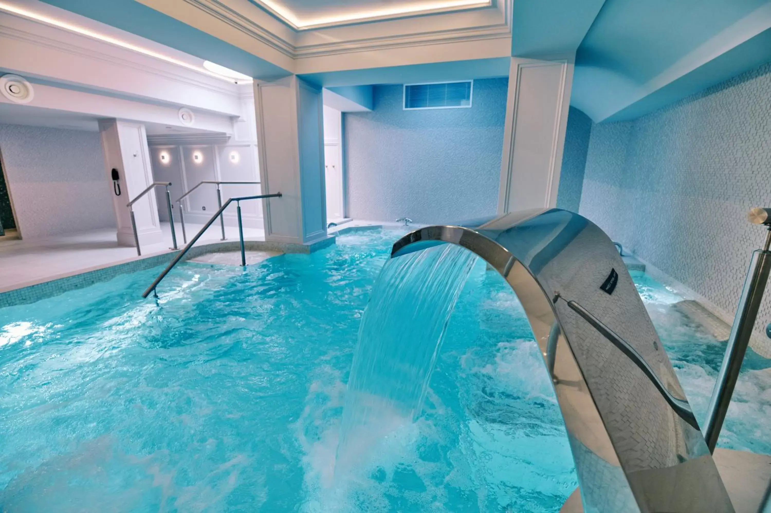 Swimming pool in Bedford Swan Hotel and Thermal Spa Swimming pool in Bedford Swan Hotel and Thermal Spa