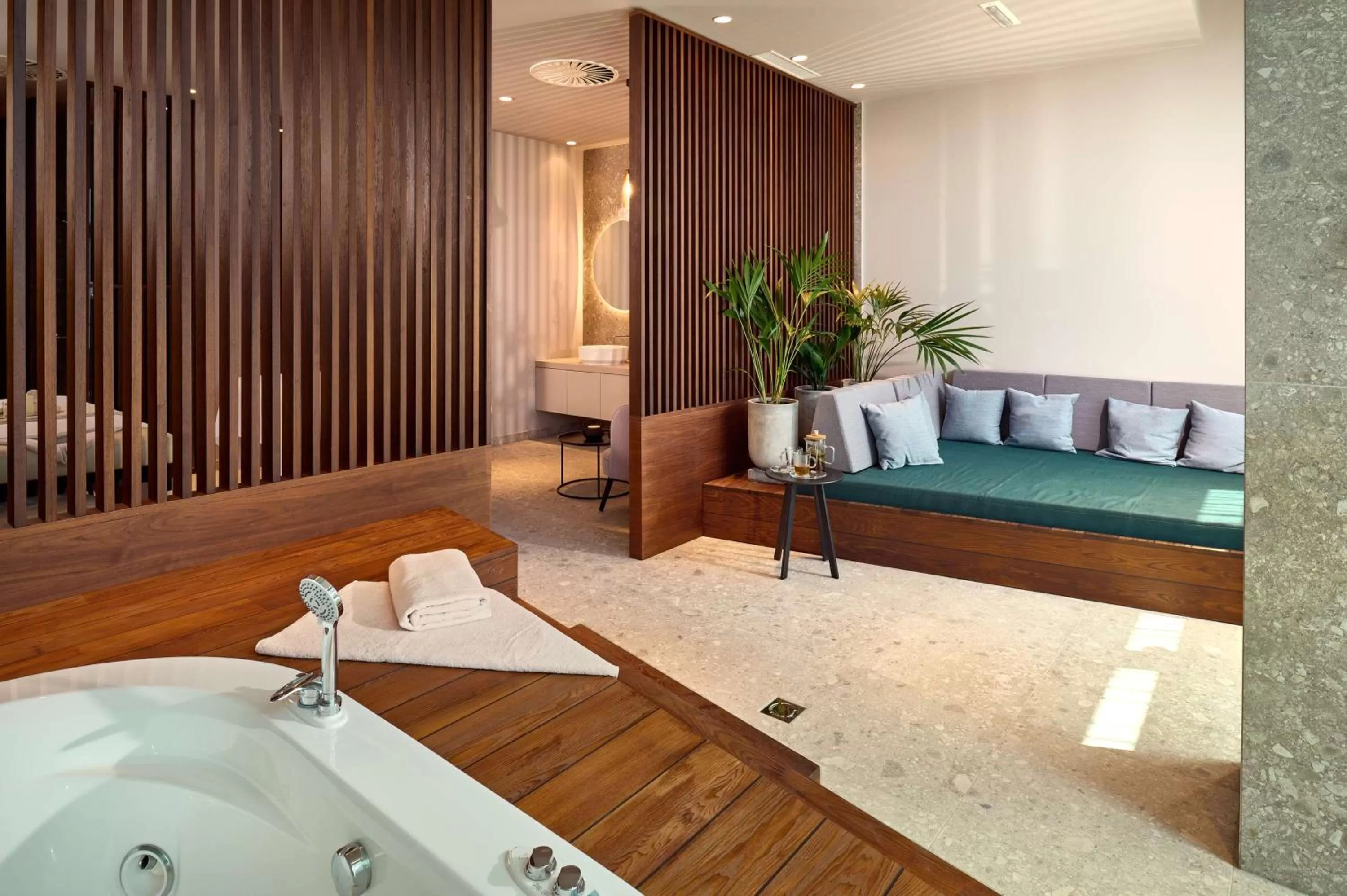 Hot Tub in Radisson Blu Resort & Spa