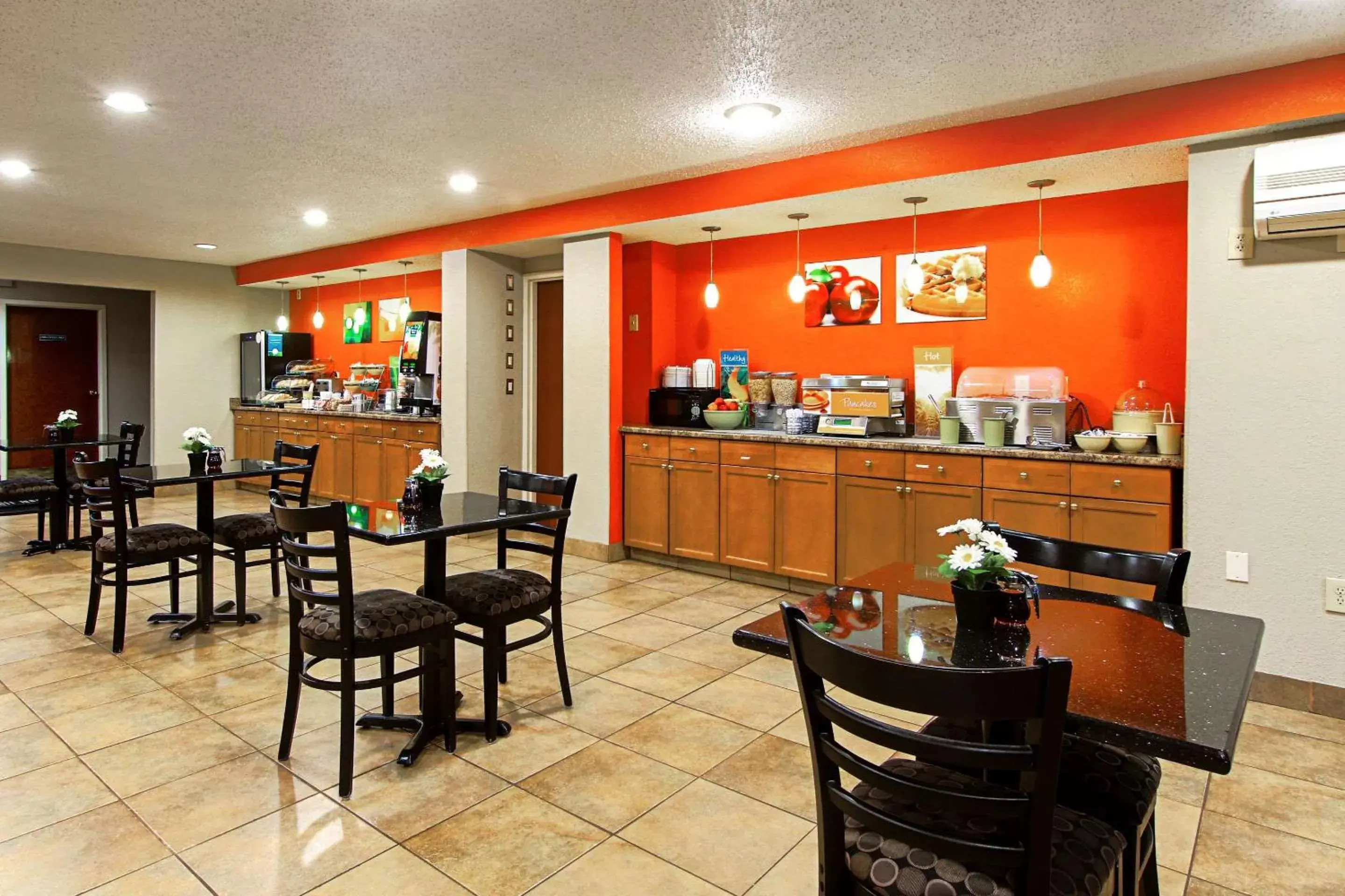 Restaurant/places to eat in Quality Inn Plainfield I-395 Restaurant/places to eat in Quality Inn Plainfield I-395