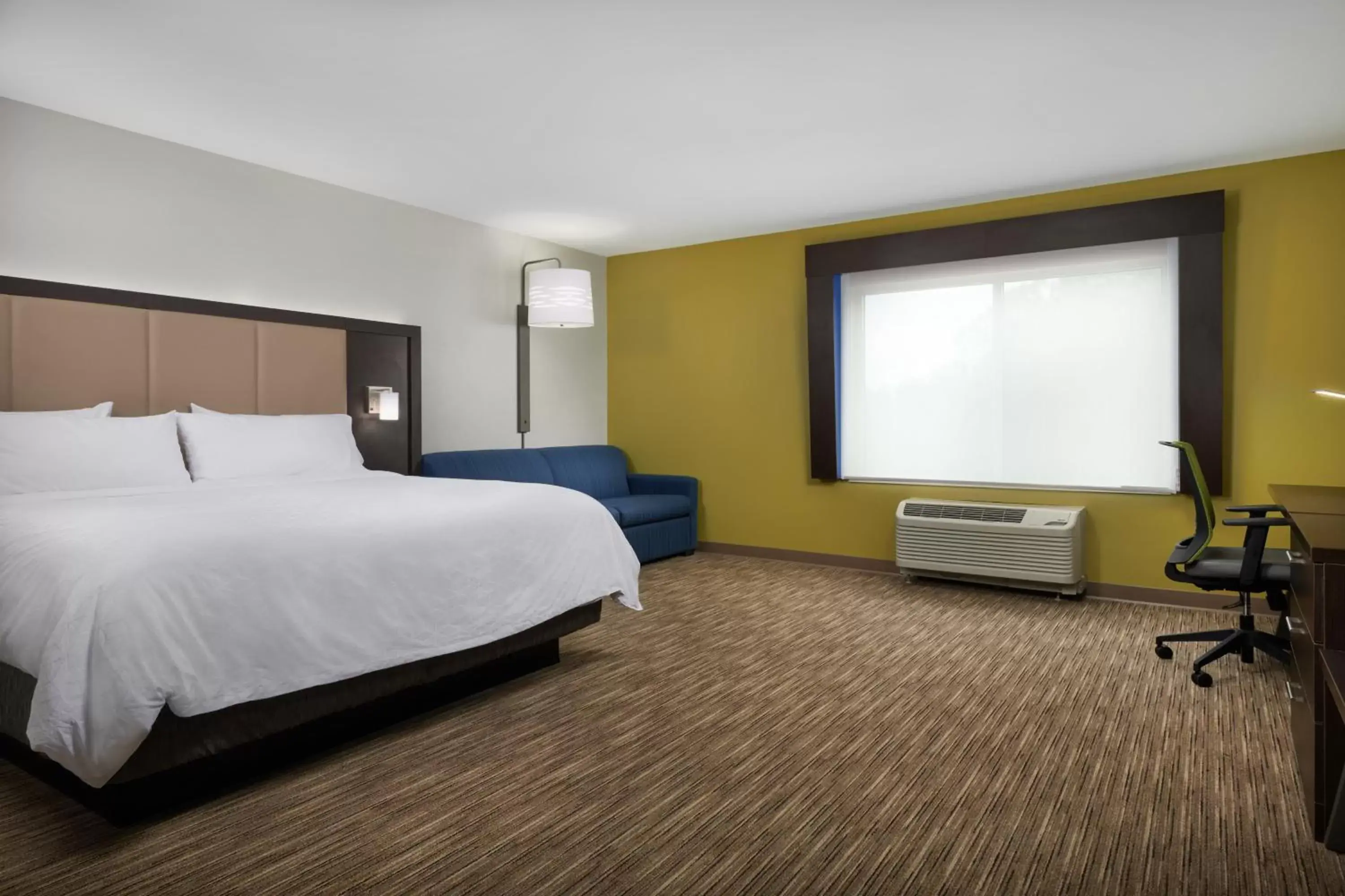 Photo of the whole room, Bed in Holiday Inn Express - Lockport, an IHG Hotel