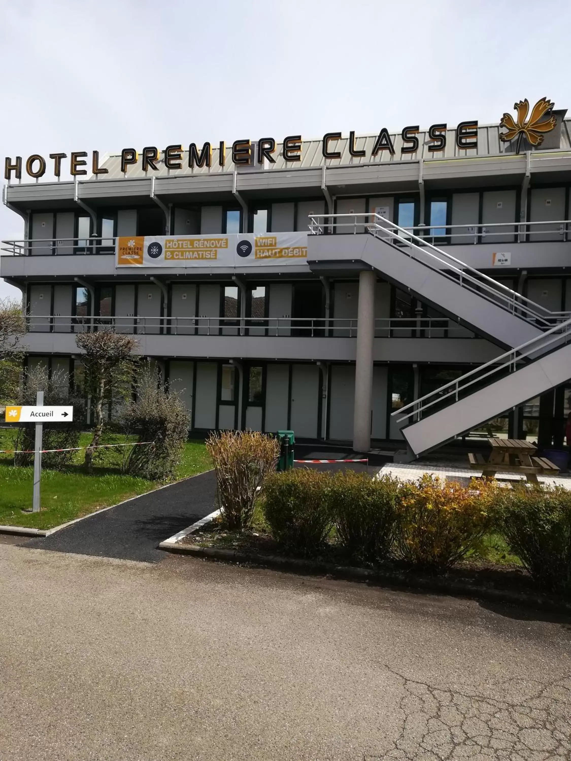 Facade/entrance, Property Building in Premiere Classe Vichy - Bellerive Sur Allier