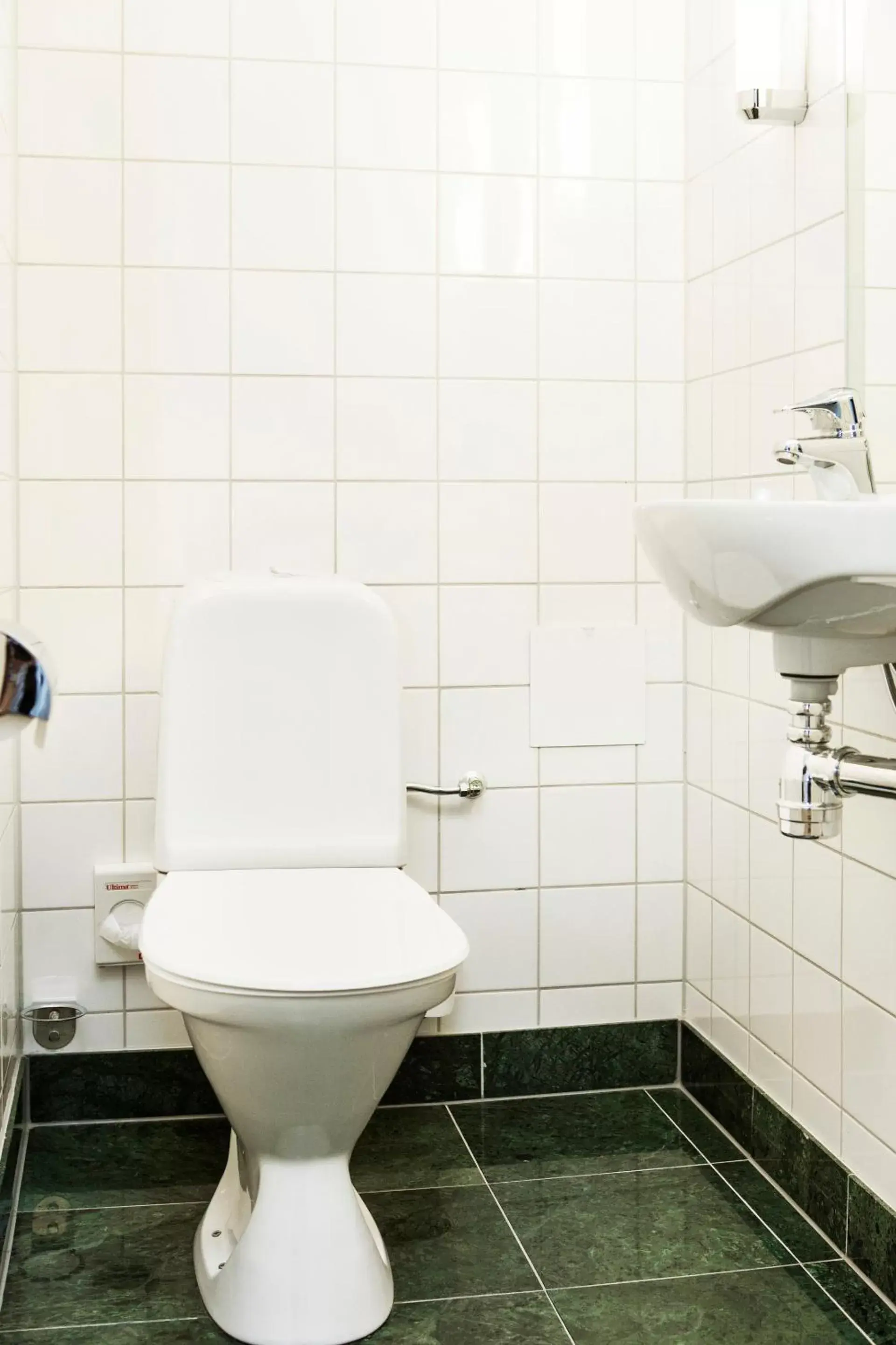 Bathroom in Elite Hotel Savoy