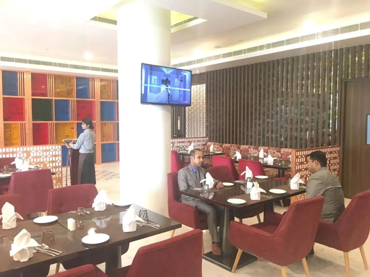 Restaurant/places to eat in Days Hotel Jaipur Tonk Road By Wyndham