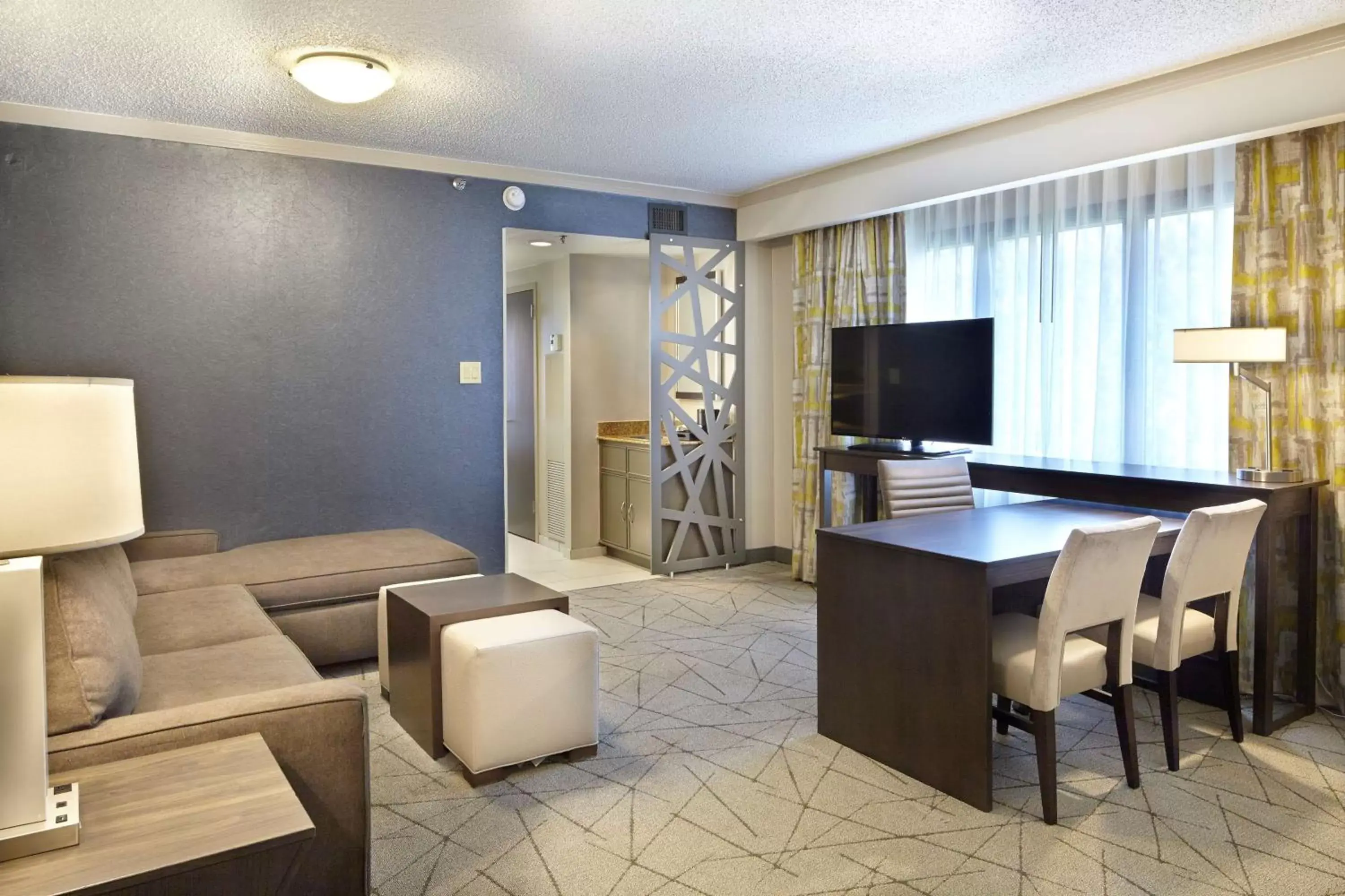 Bedroom, Seating Area in Embassy Suites by Hilton Atlanta Galleria