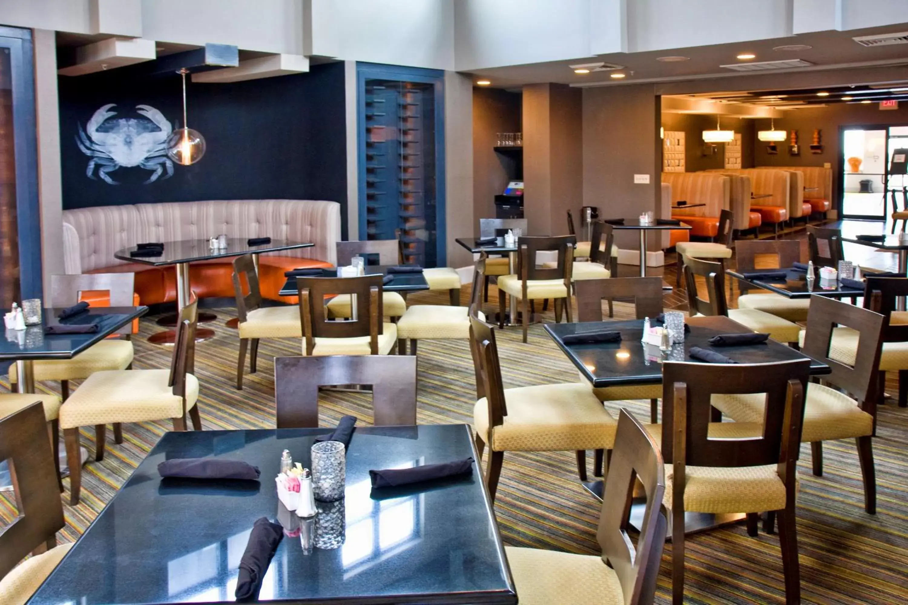 Restaurant/Places to Eat in DoubleTree by Hilton Huntsville-South