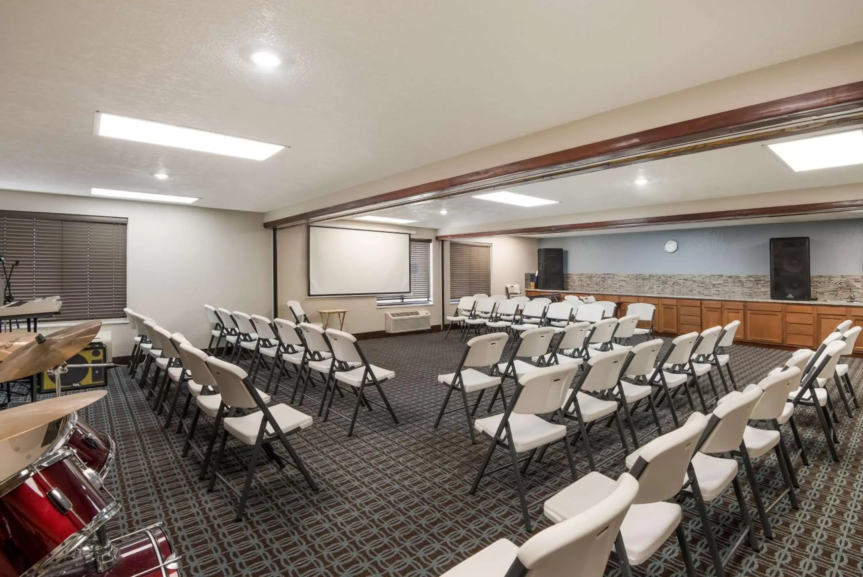 Banquet/Function facilities in SureStay Plus Hotel by Best Western Coralville Iowa City