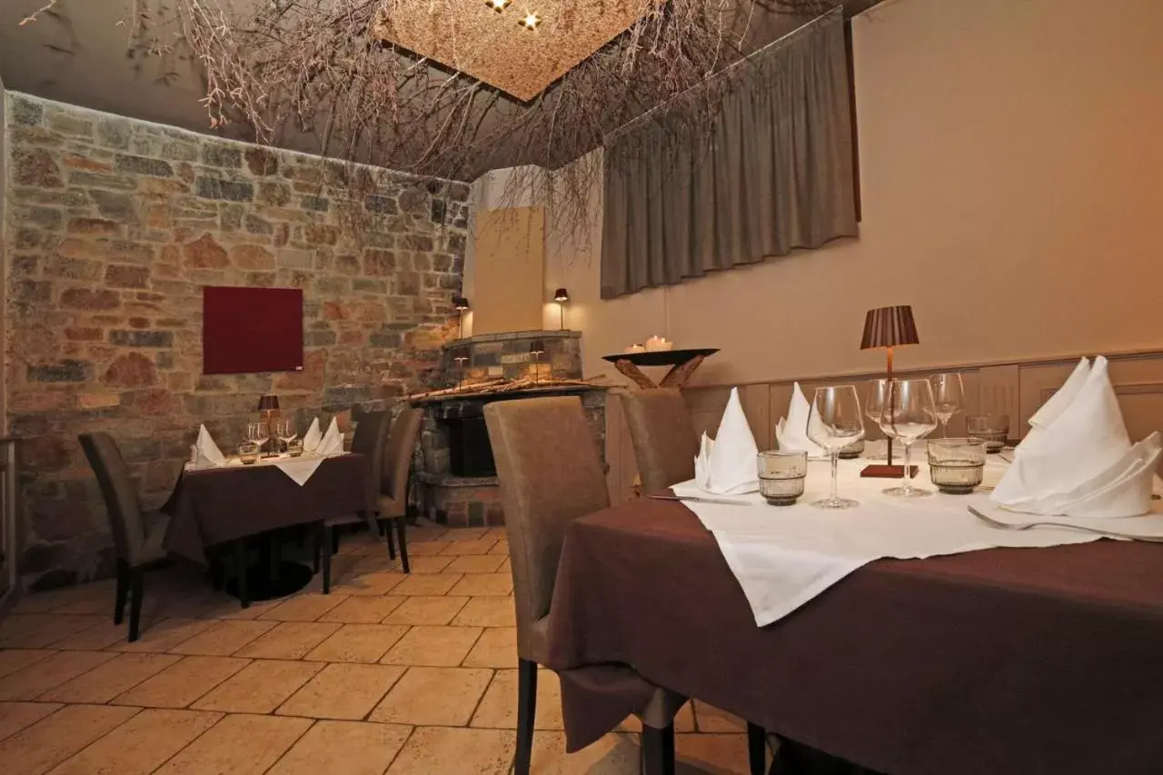 Restaurant/Places to Eat in Hotel Grotto Bagat