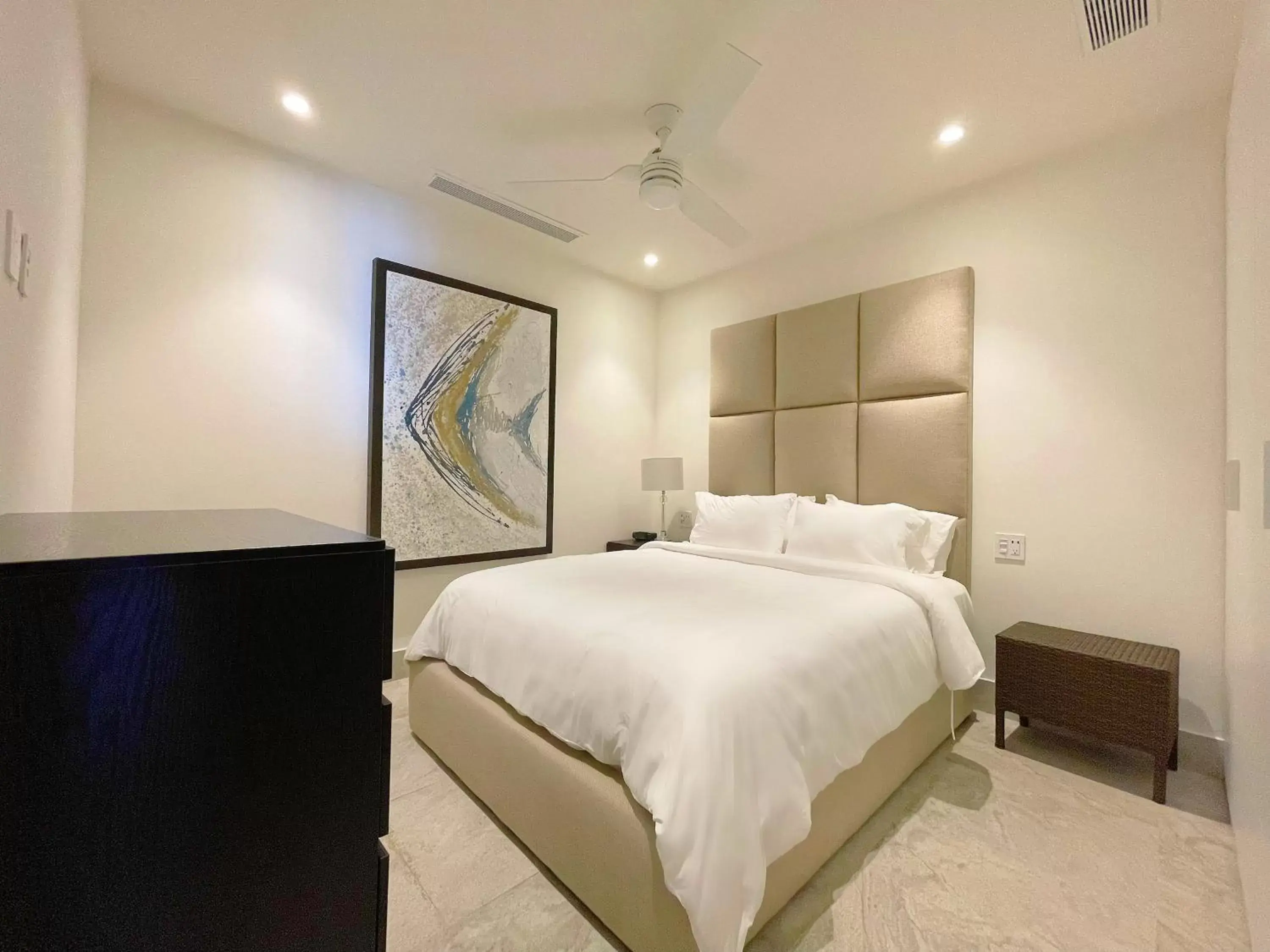 Photo of the whole room, Bed in Maxwell Residences at Indah