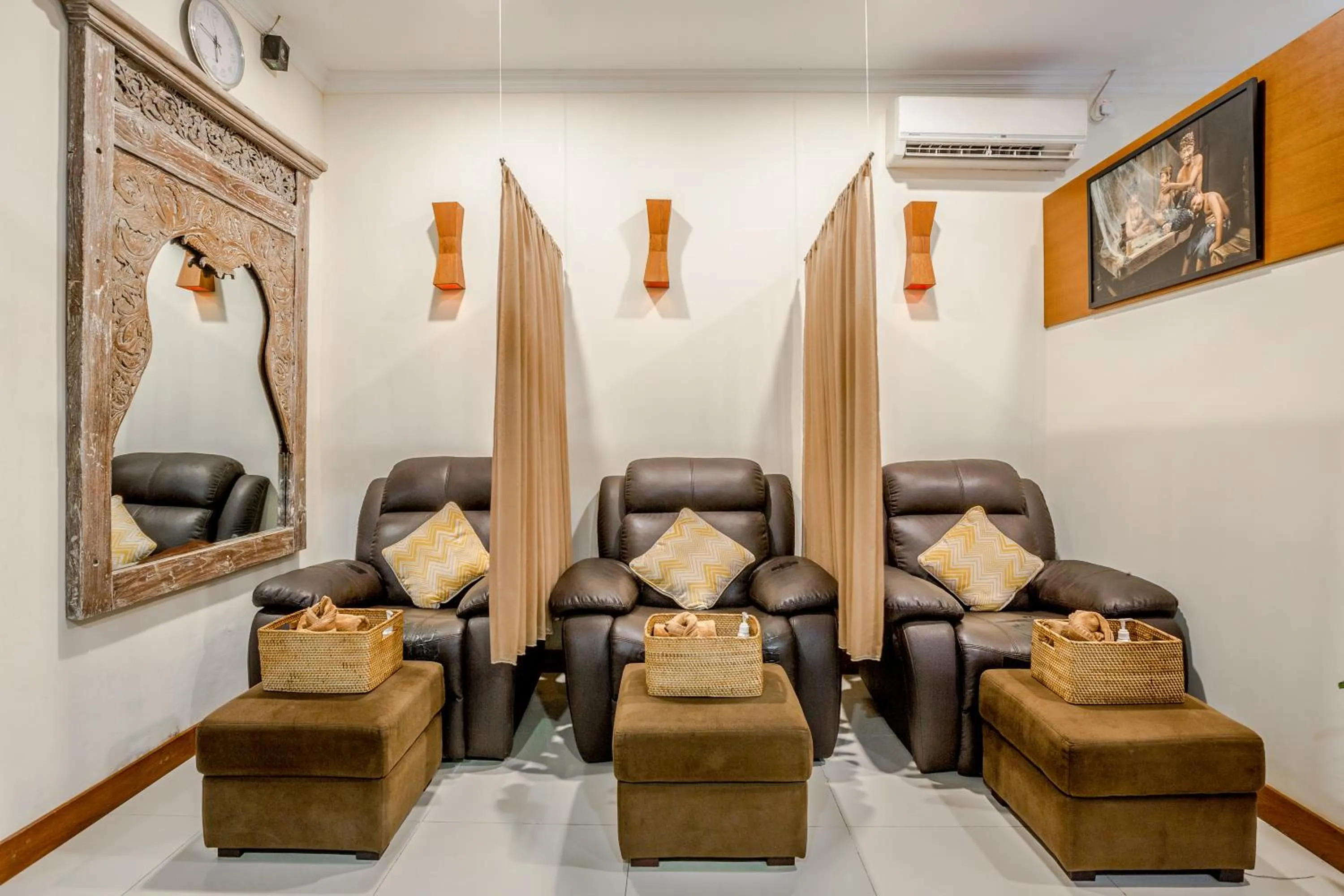 Spa and wellness centre/facilities in Lokal Bali Hostel