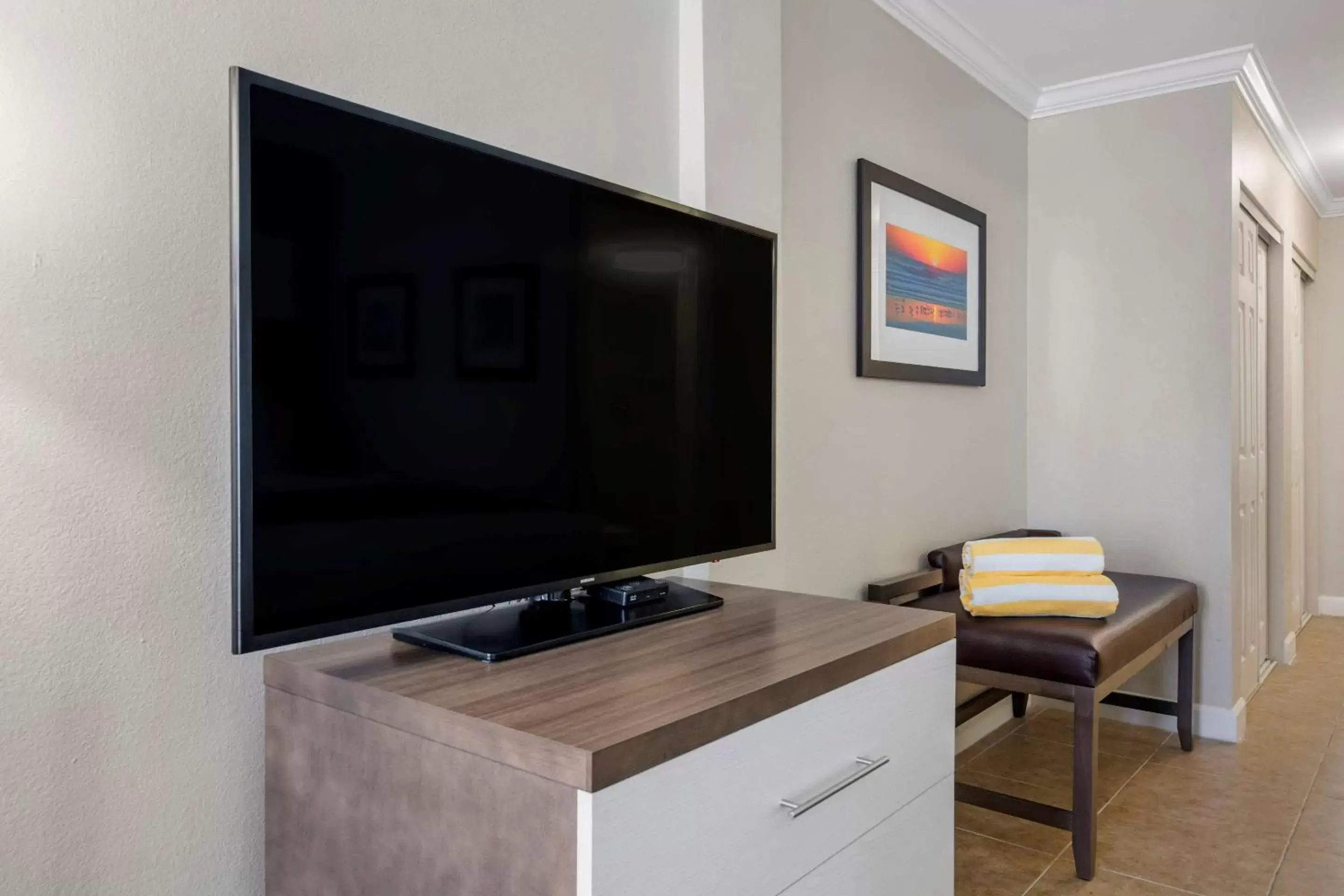 Photo of the whole room, TV/Entertainment Center in Comfort Inn & Suites Daytona Beach Oceanfront