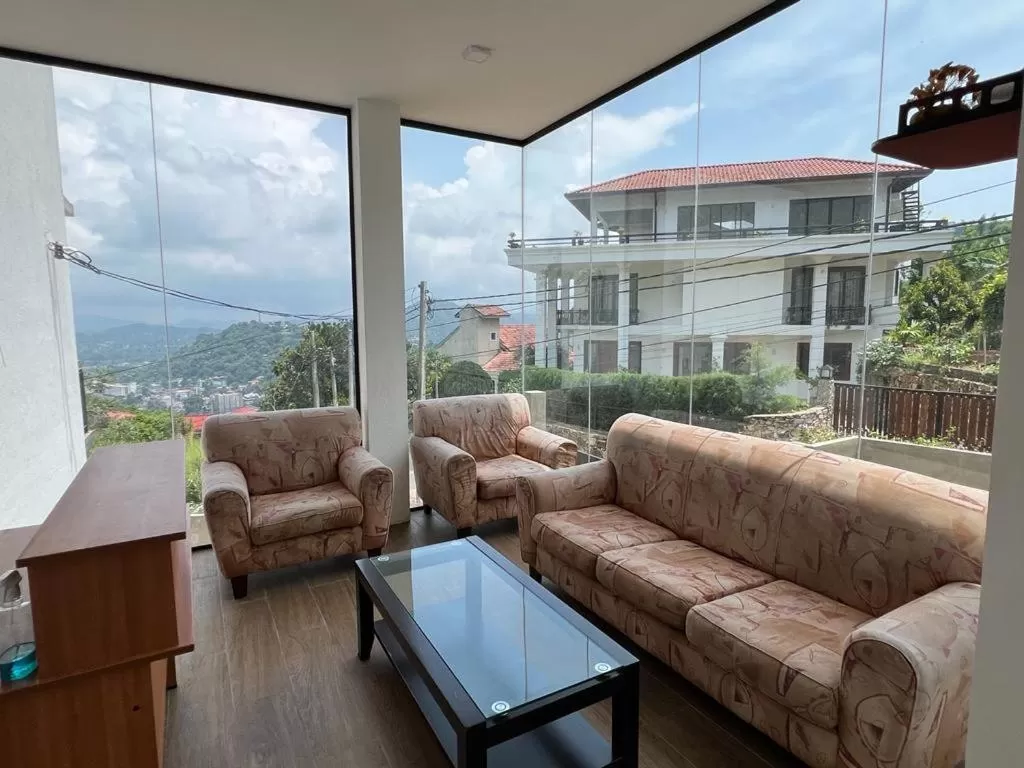 Hotel Kandyan View ''Free pickup from Kandy city''