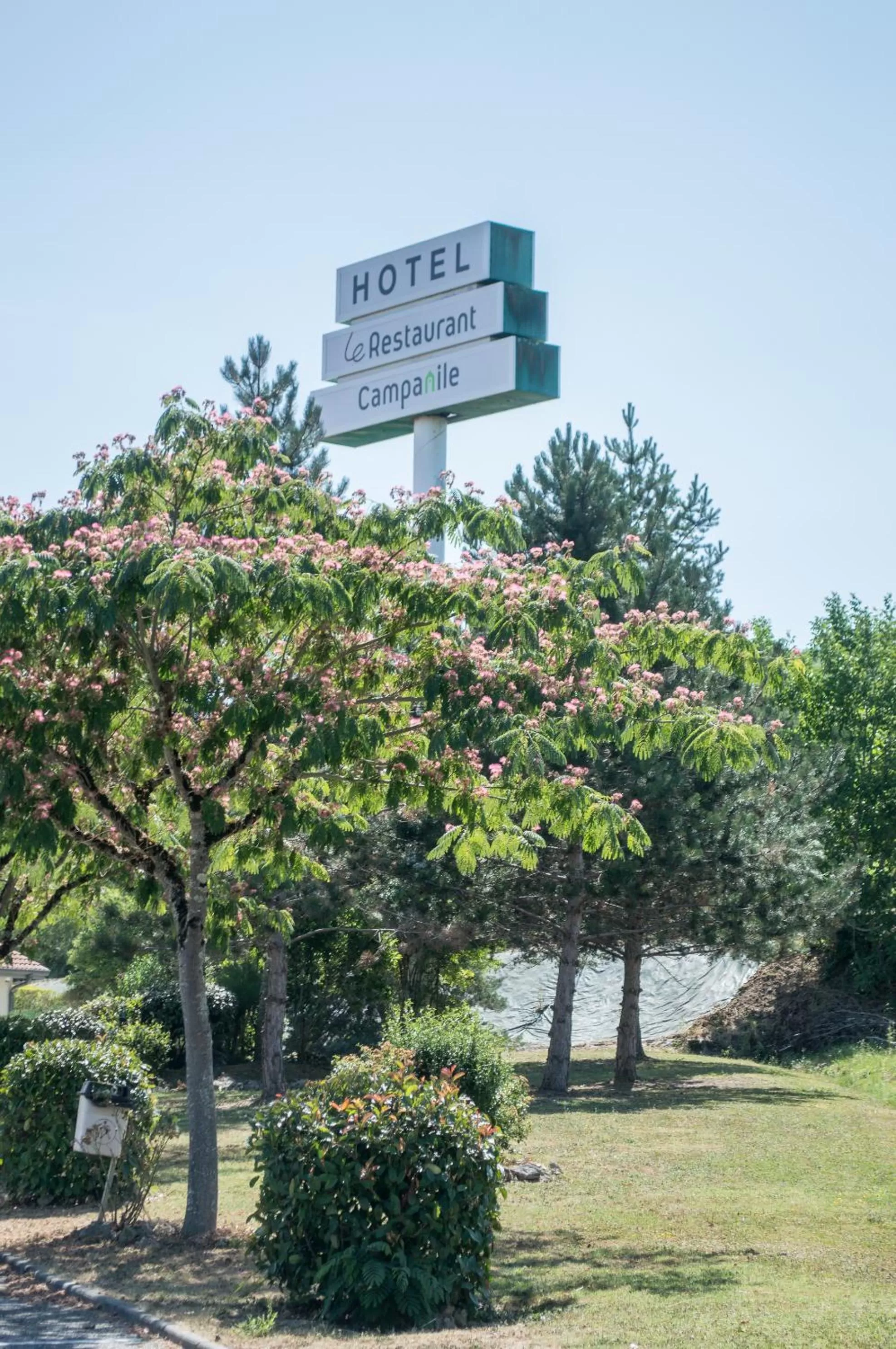 Property logo or sign in Campanile Villeneuve-Sur-Lot