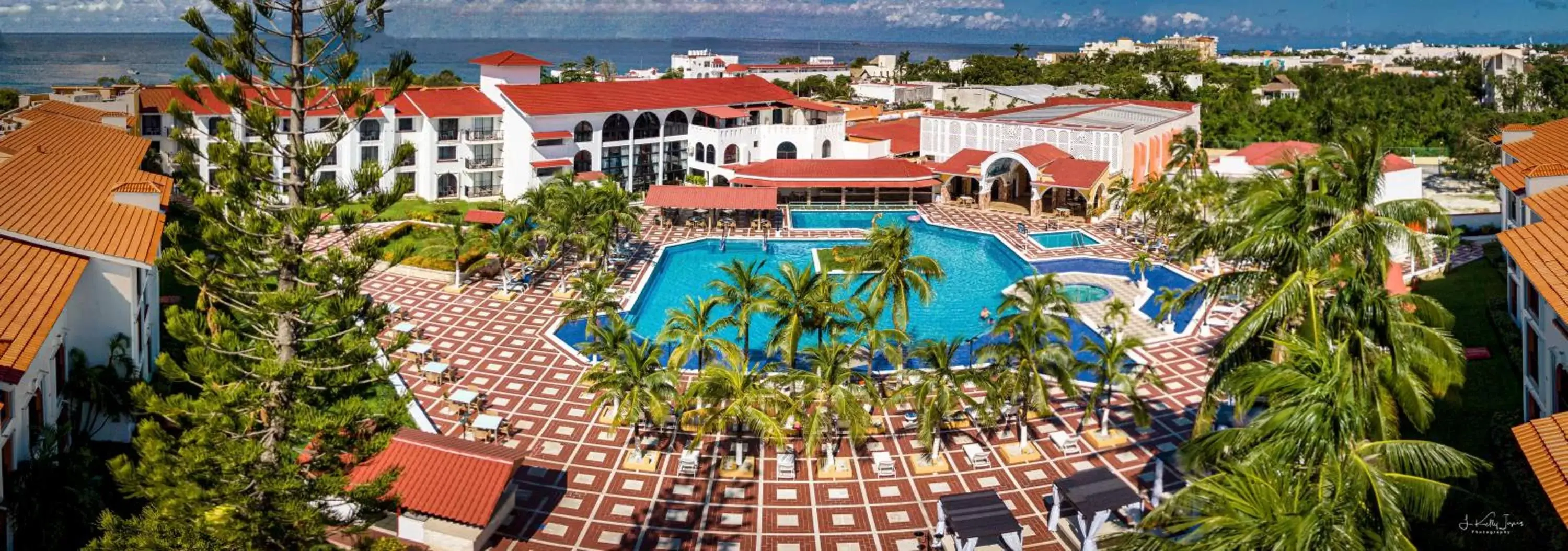 Swimming pool, Bird's-eye View in Cozumel Hotel & Resort Trademark Collection by Wyndham