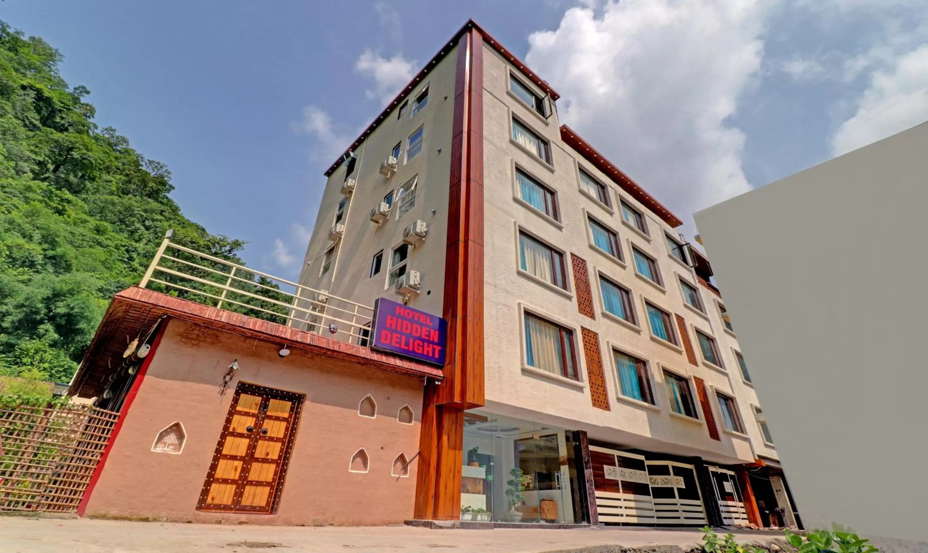 Property building in Hotel Hidden Delight Rishikesh