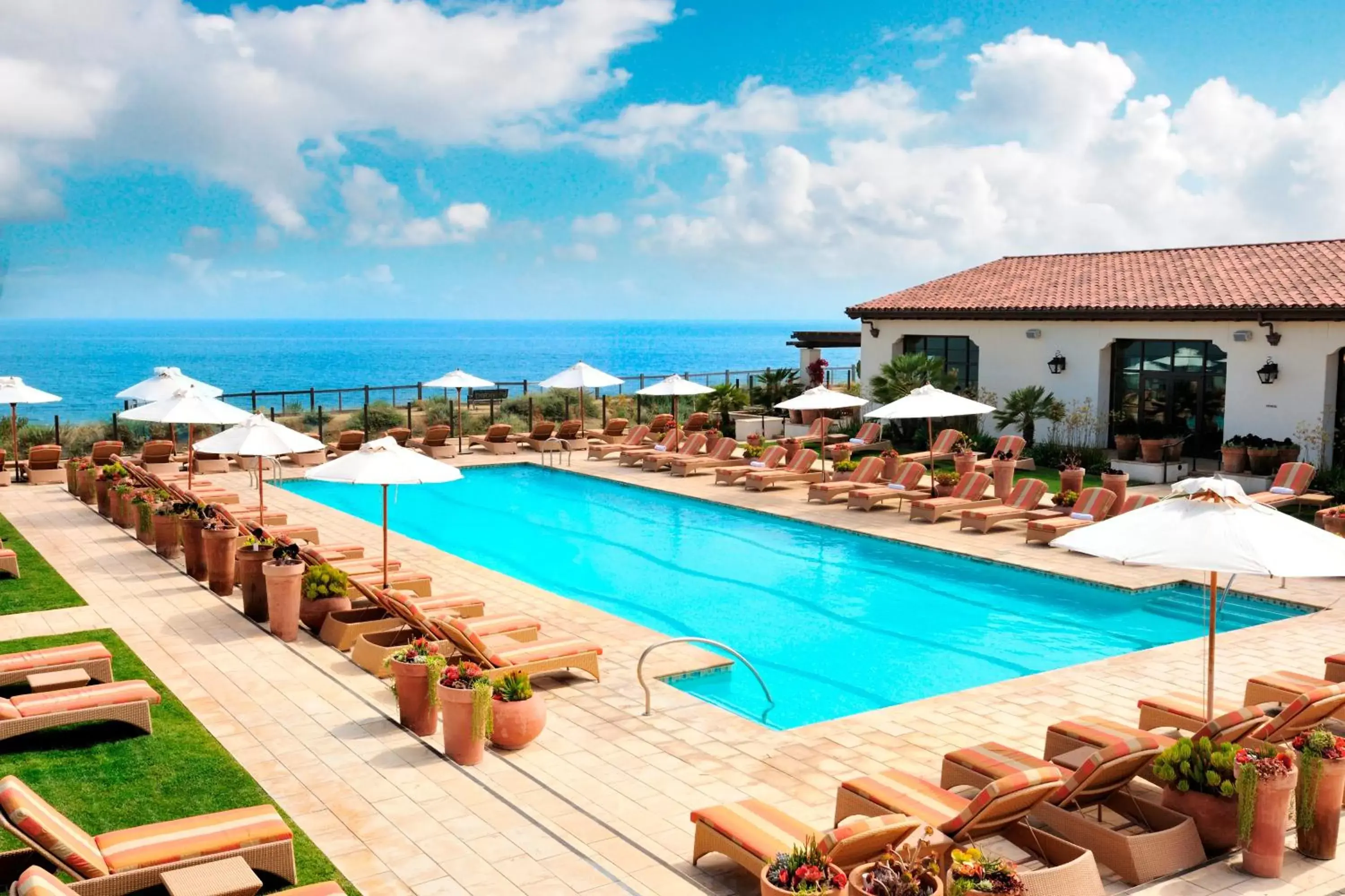 Swimming pool in Terranea Resort Swimming pool in Terranea Resort
